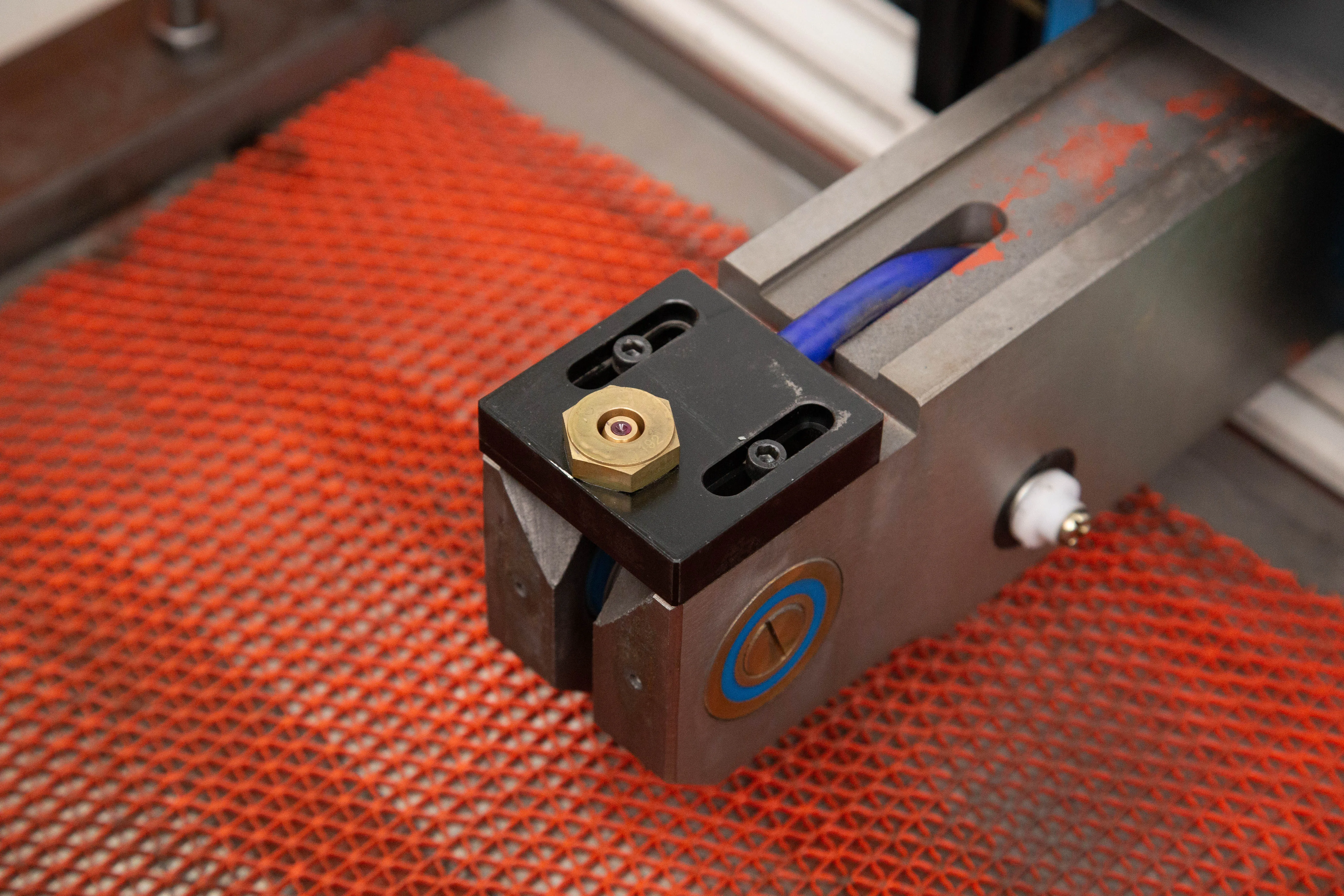 Machine Weight 1400Kg Dk7745 Multi Cutting Function  Cnc Wirecut Edm Cnc High Precision Wire Edm Machine