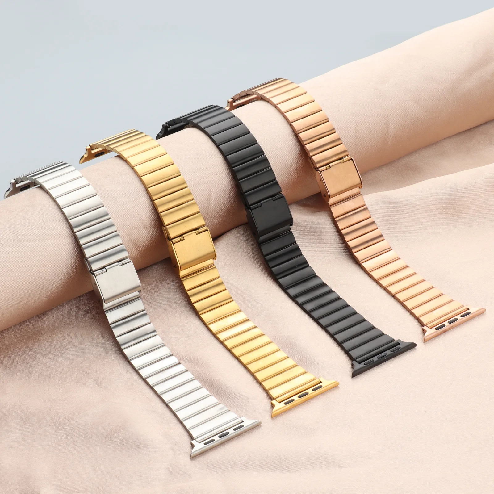 Cheap Price loop For Apple watch Series 7 6 5 4 Band Stainless steel Metal Strap 42 45 41 44MM Luxury Watch Bands