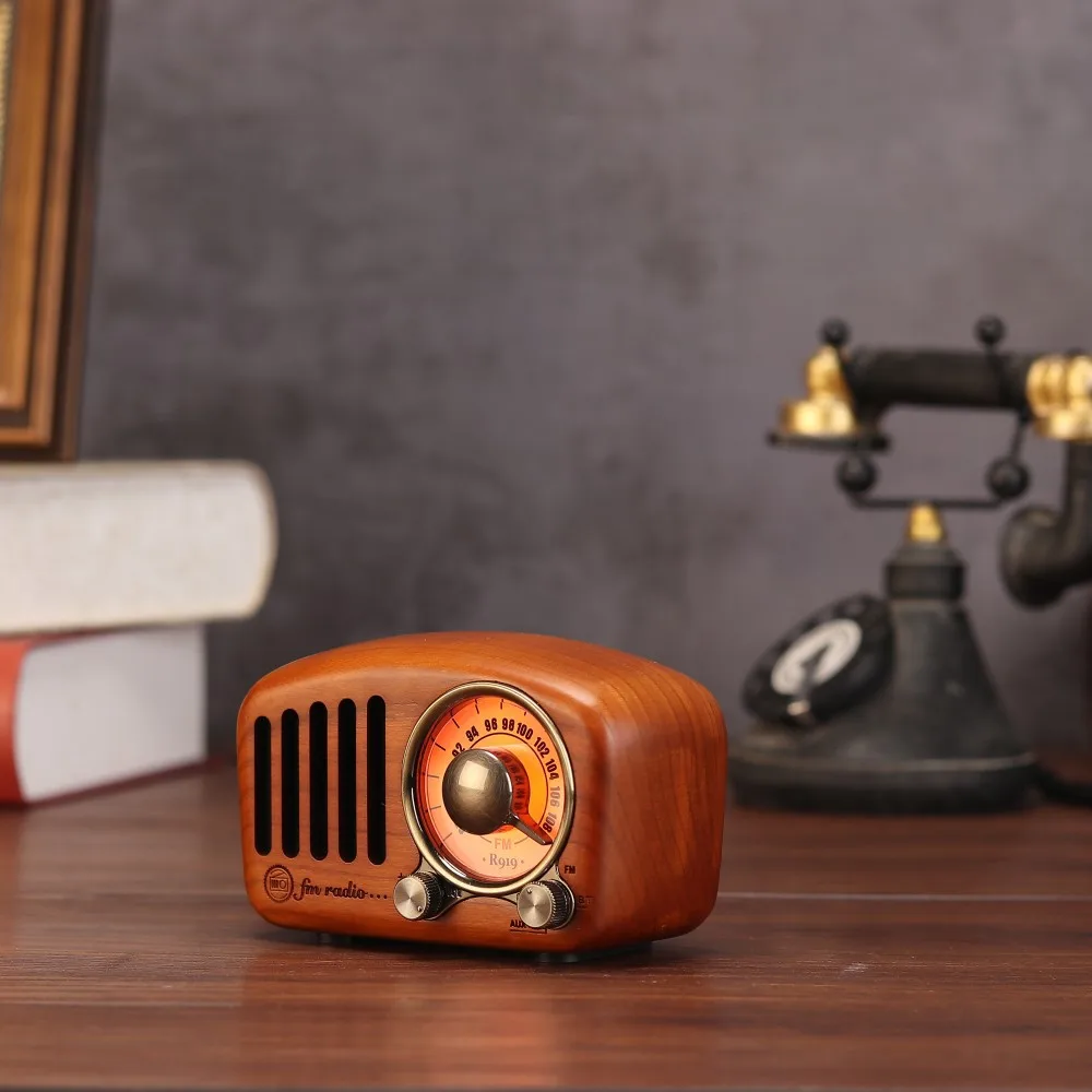 Old Brand Retro Nostalgic Portable Bluetooth Audio Speaker High Quality Wooden Wireless USB Socket Solar Powered FM/AM Radio