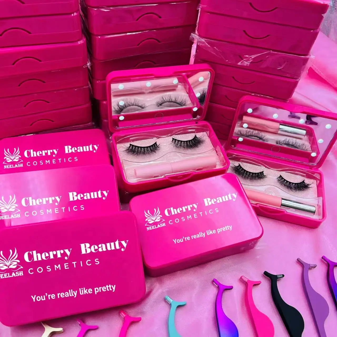 Private Label Mink Eyelashes 25mm Mink Eyelashes led lights lash case with mirror custom lash box packaging