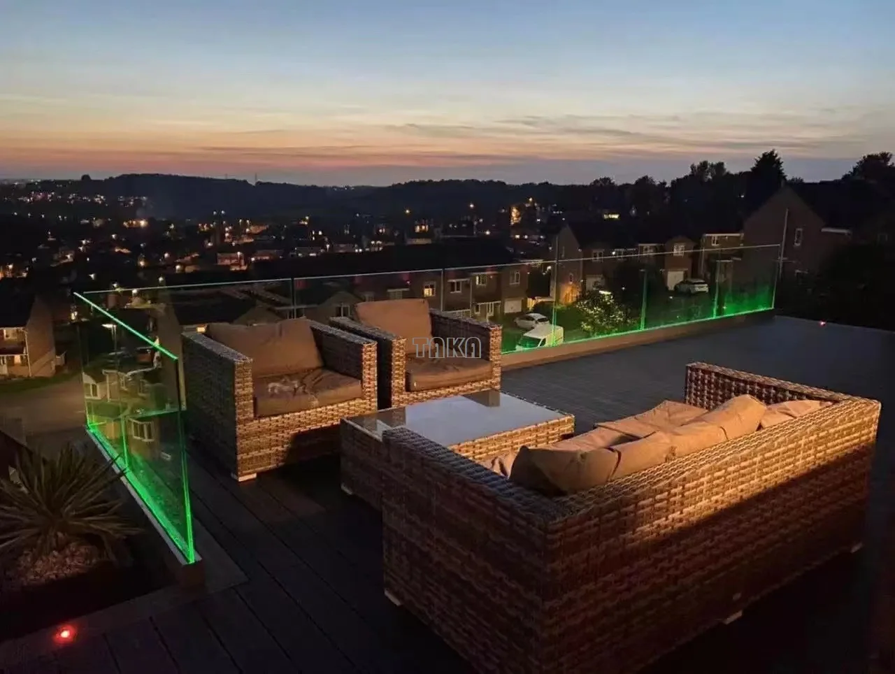 New fashion frameless glass balcony railing designs LED light balcony aluminum railing glass for villa