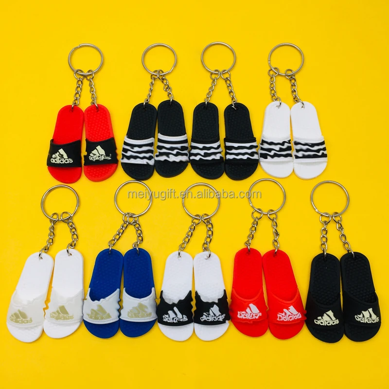 Basketball shoe keychain custom 3d sneaker keychain with box personalize 3d trainers keychain rubber 3d 3n