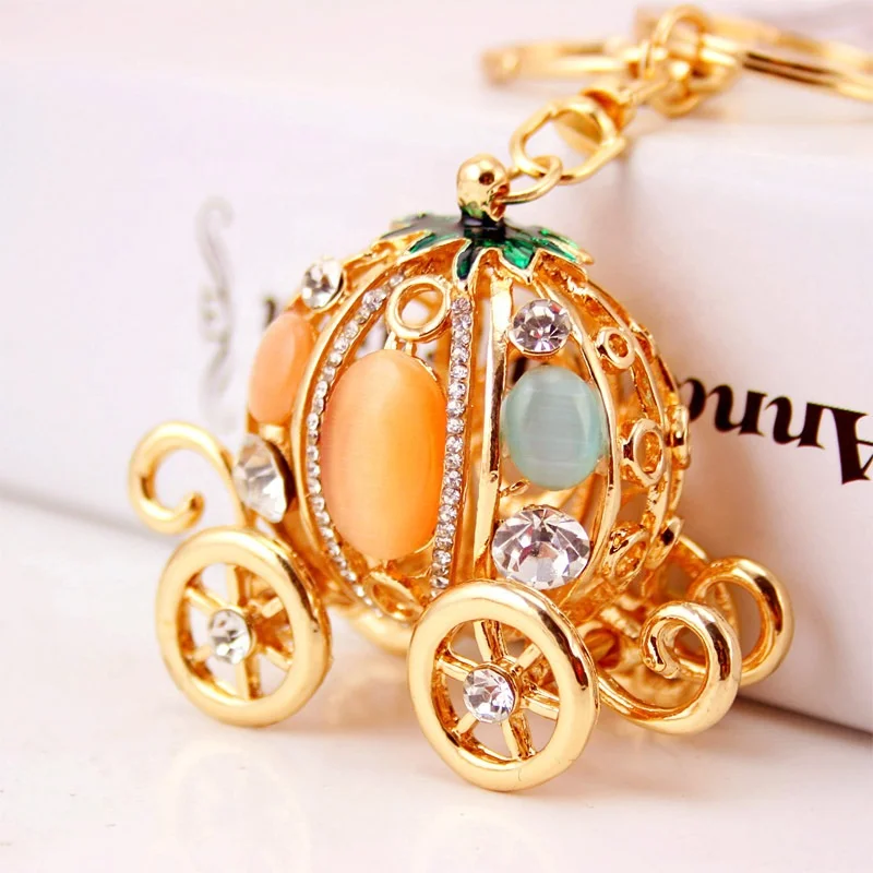 2022 New Fairy Tale Pumpkin Car Key Chain Crystal Pumpkin Alloy Keychain for Bag Car Gift (KC086C)