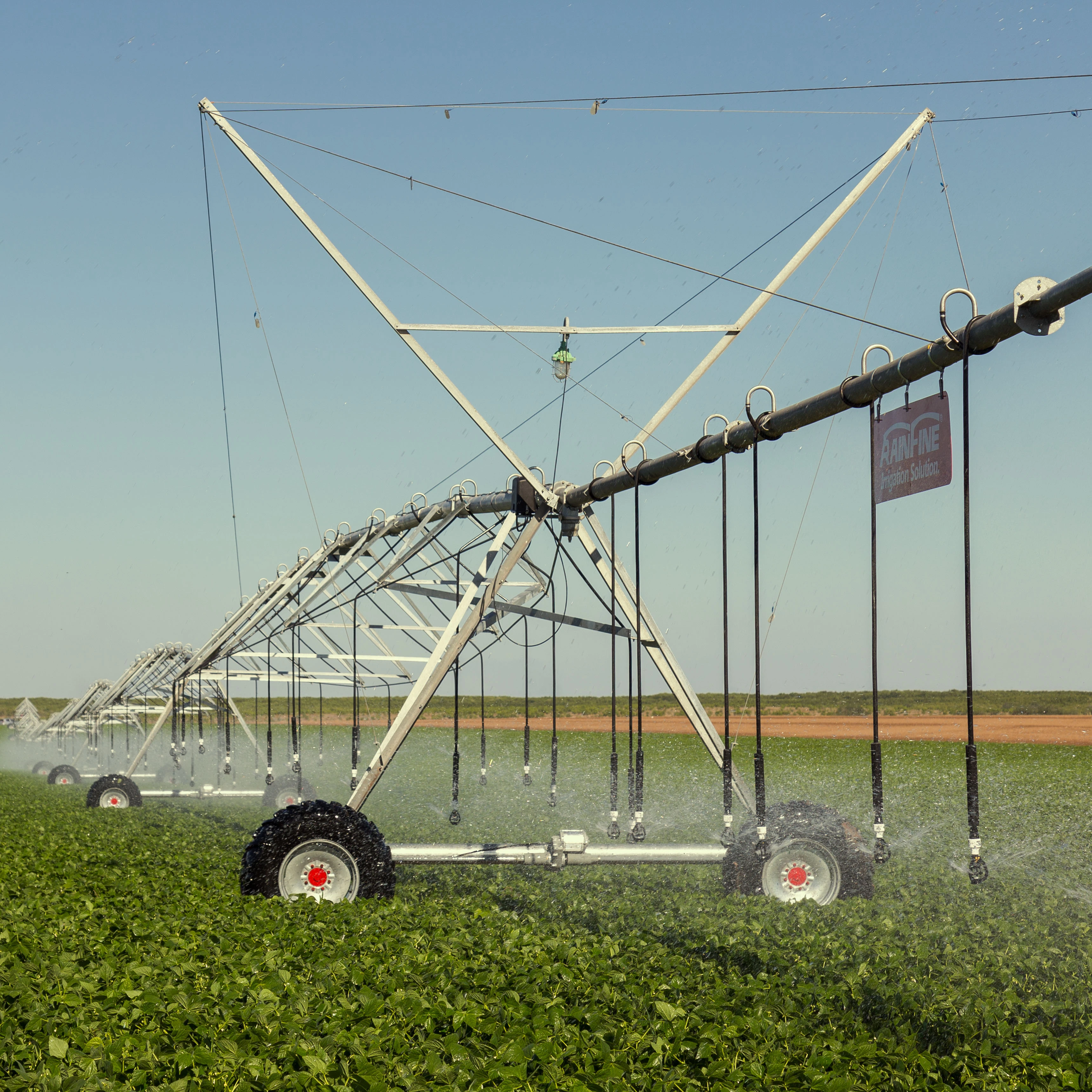 2022 Best Price Towable center pivot irrigation system used for big farm