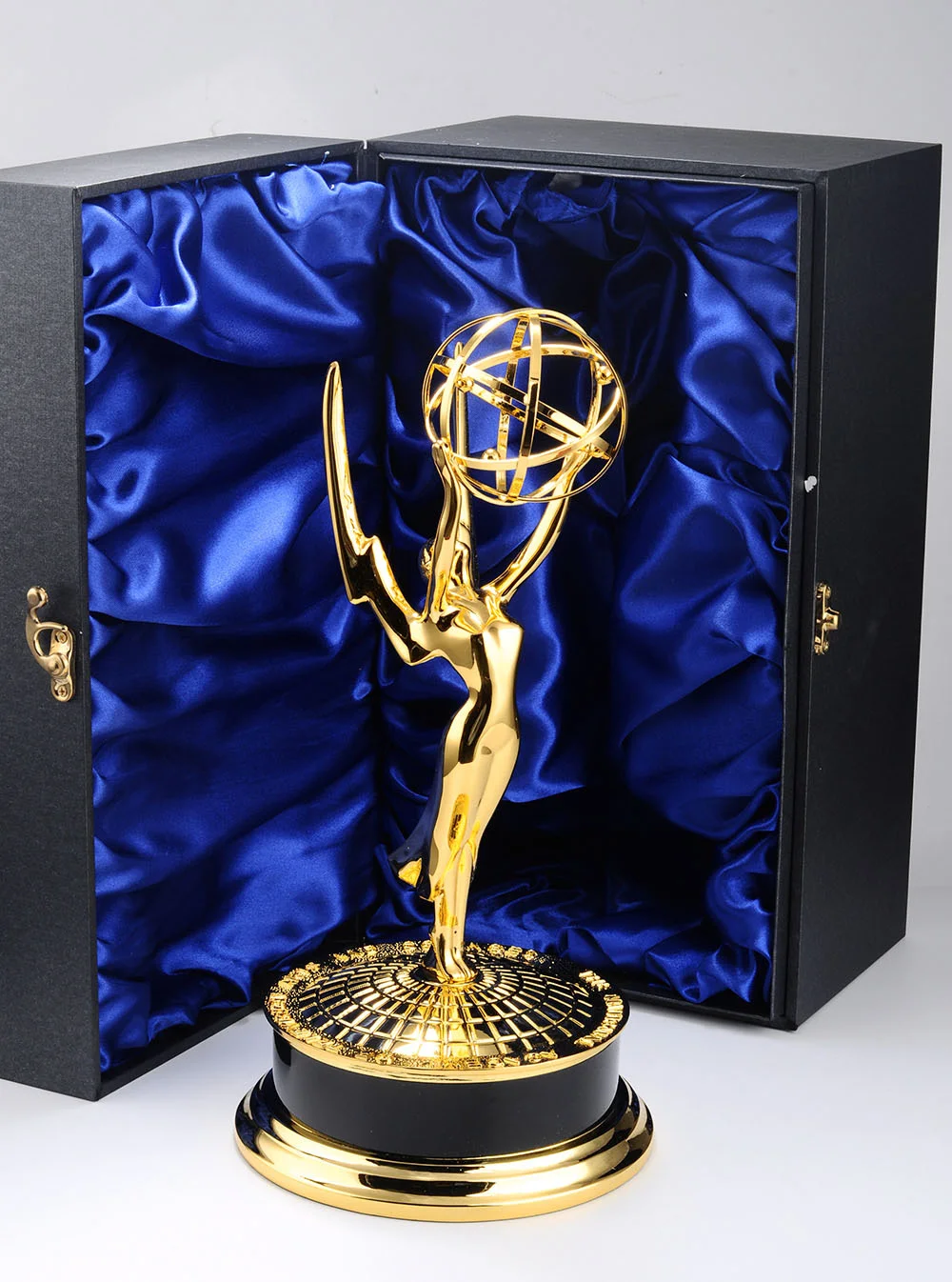 2024 Factory Direct Sale World Popular Oscar Dancer Trophy Cup 30cm Soccer  Dance Metal Material 39CM Football League trophy