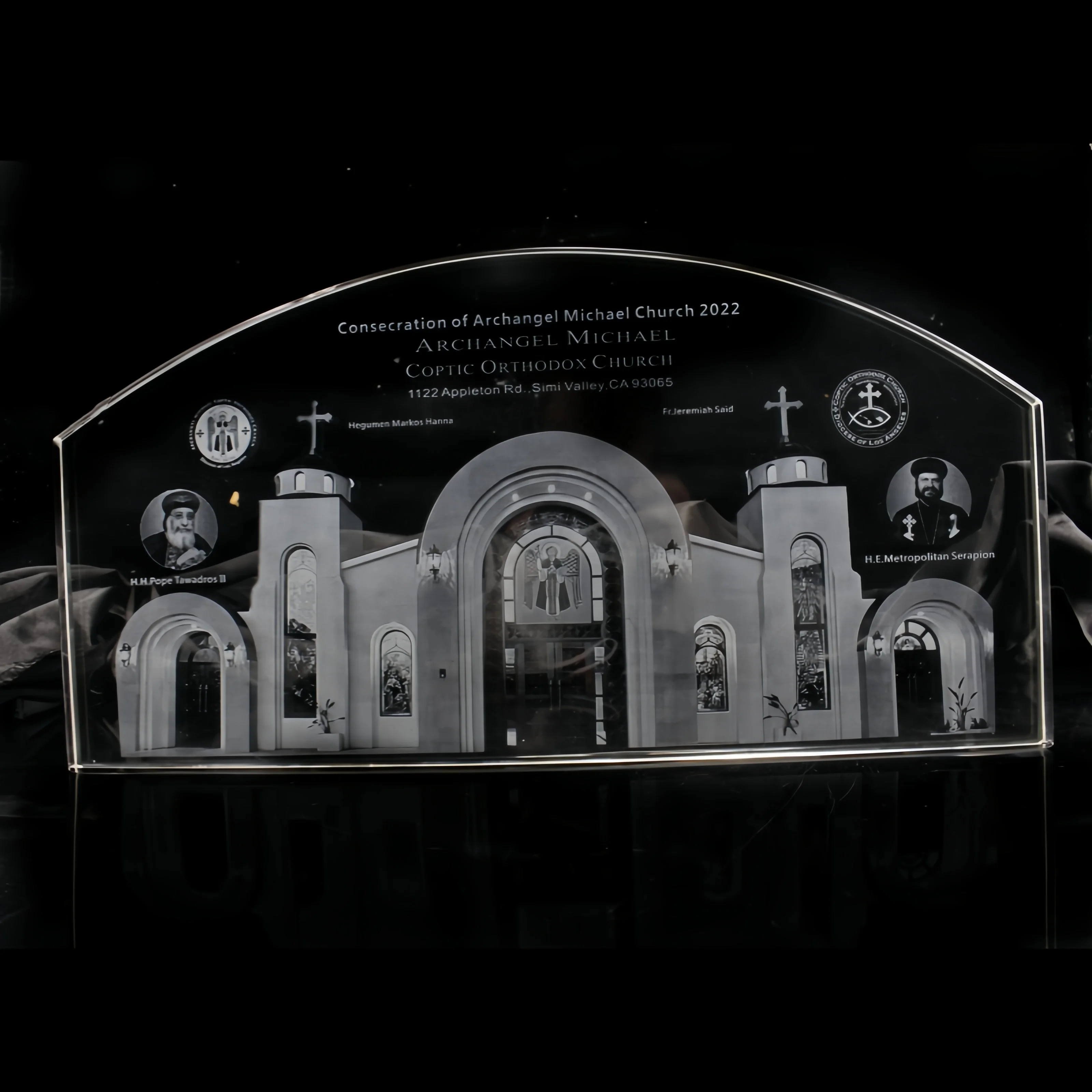 High Quality 3d Laser Engraving Blank Arch Shape Crystal Block Personalized  Crystal Images 3D Crystal Photo cube