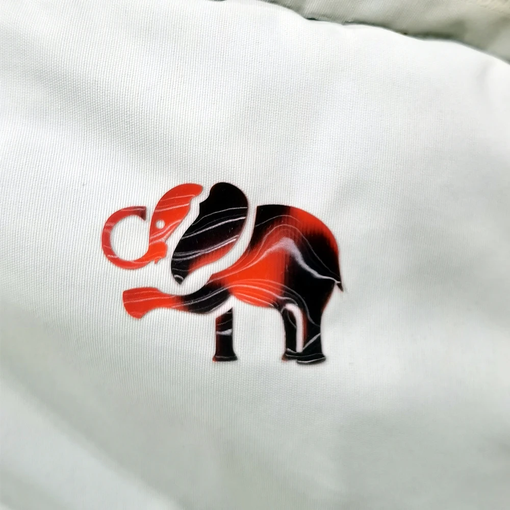 Custom 2D 3D Dynamic Silicone Heat Transfer Vinyl Logo Grating Silicone Sticker For Clothing neck label