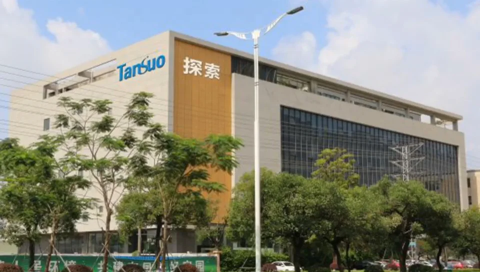 household Appliance Cooktop 220V 2000W Portable Electric Infrared Single Ceramic Cooker 12V DC Battery Powered Induction Cooker