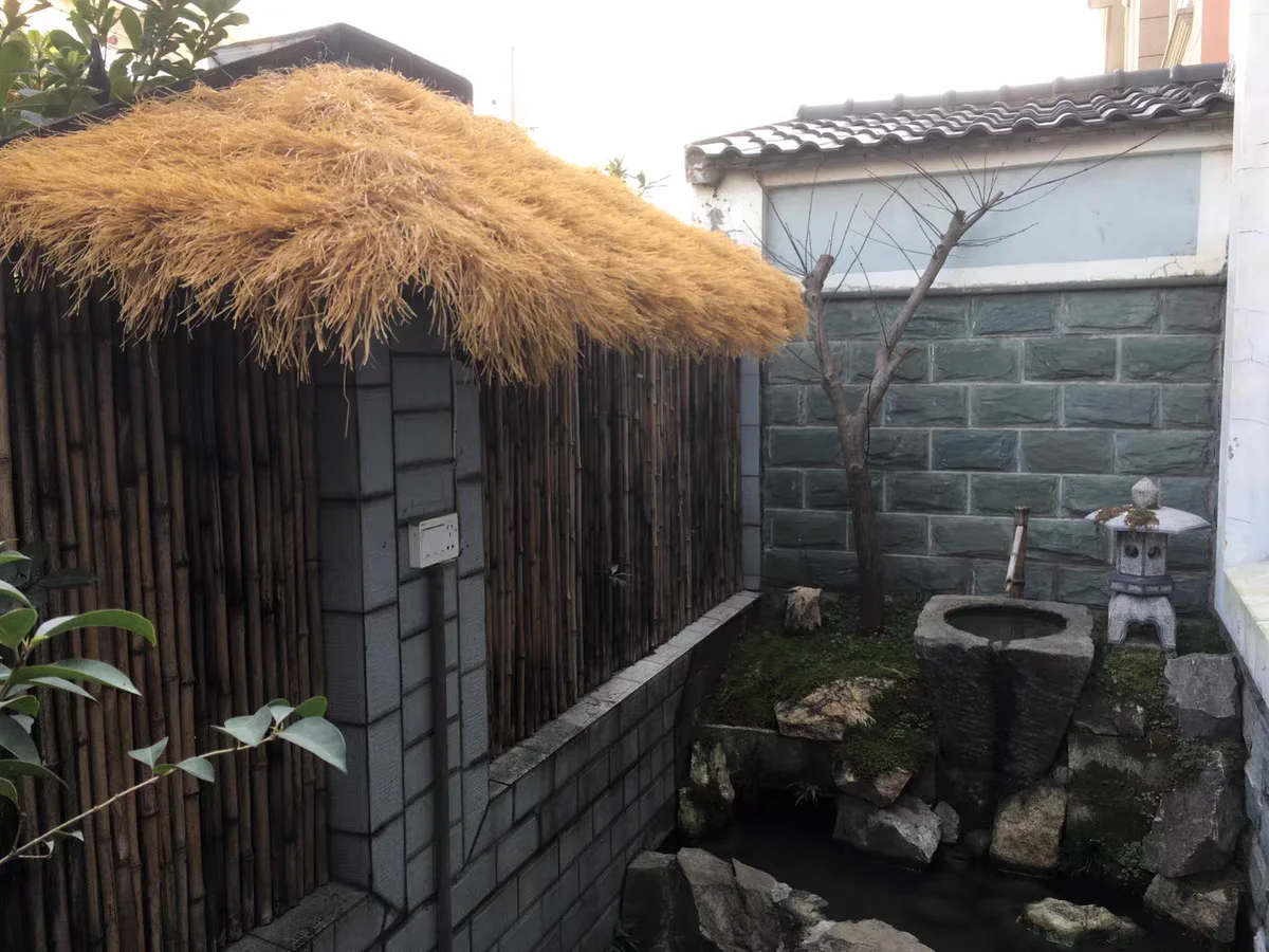 Wholesale Waterproof Fabricated Maldives Mexican Palm Leaf Straw Umbrella Thatch Roofing