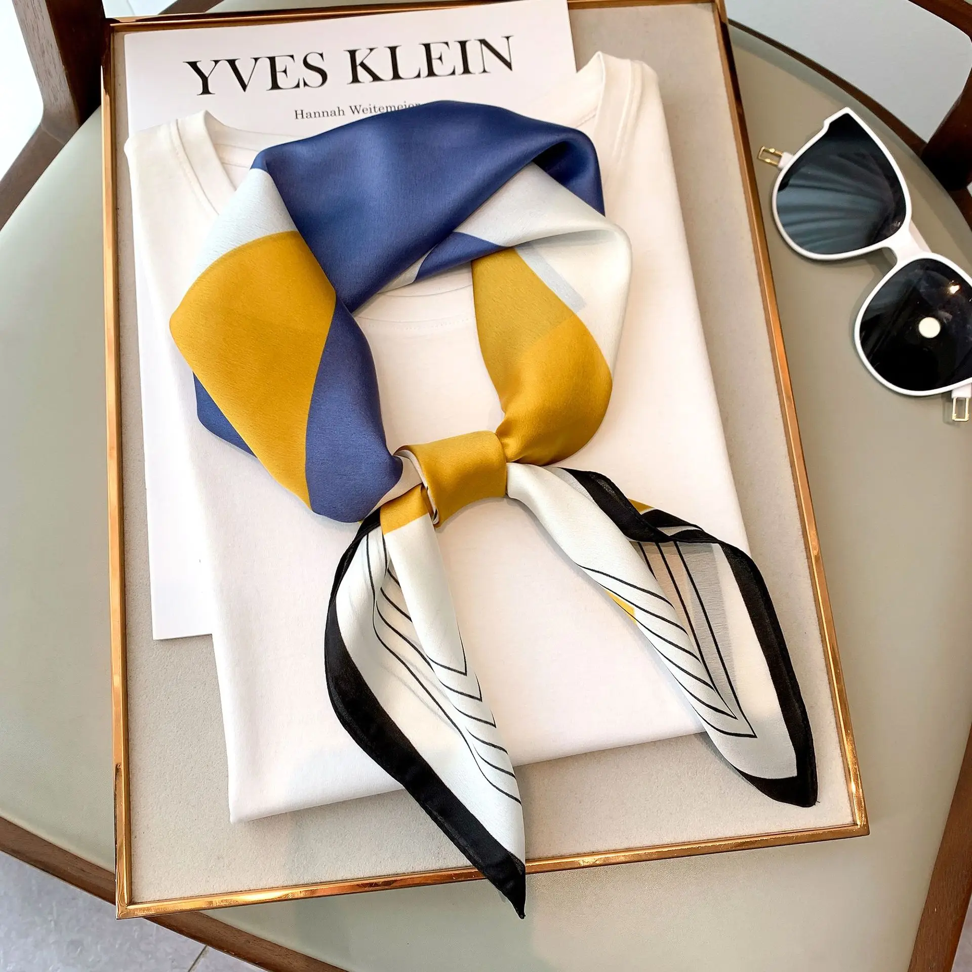 In Stock 2022 New Design Printed Silk Scarfs For Women Ladies Stylish Square Silk Scarf 70*70cm