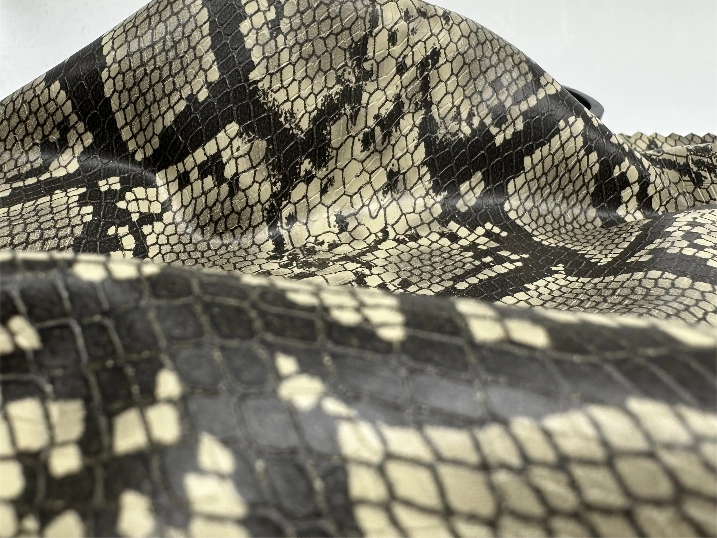 Artificial 4 Way Stretch Vinyl Synthetic Faux python Snake Texture Embossing Leather for Clothing Designer Leather Fabric