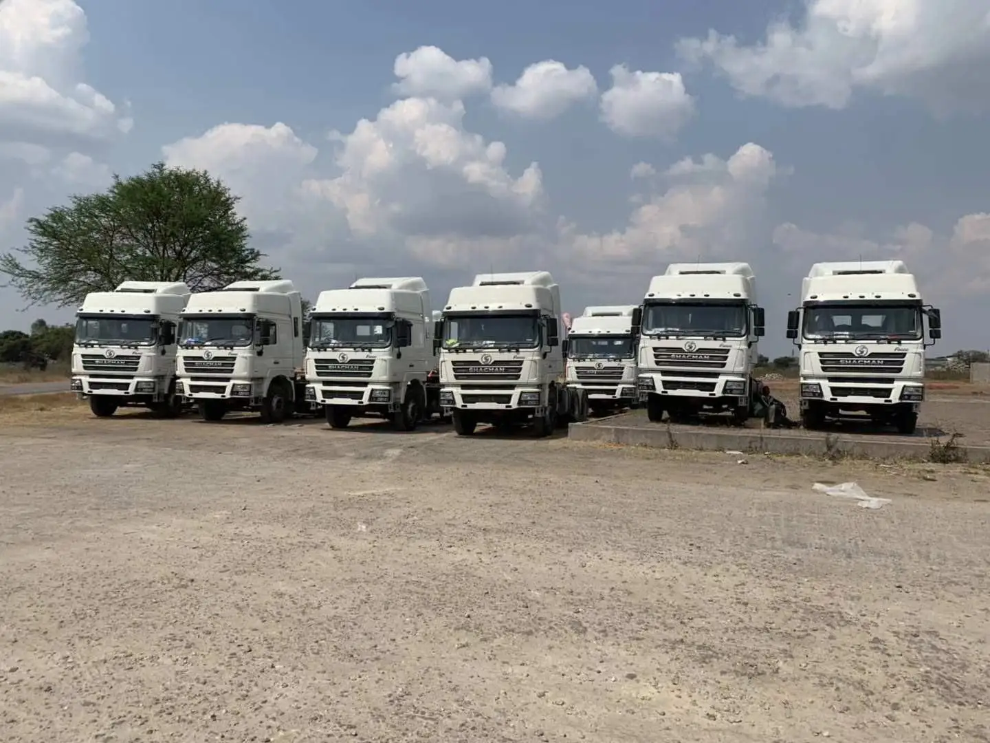 Brand Shacman F3000 6*4 High Quality New Tractor Truck Price 6x4 Wheel 380HP tractor