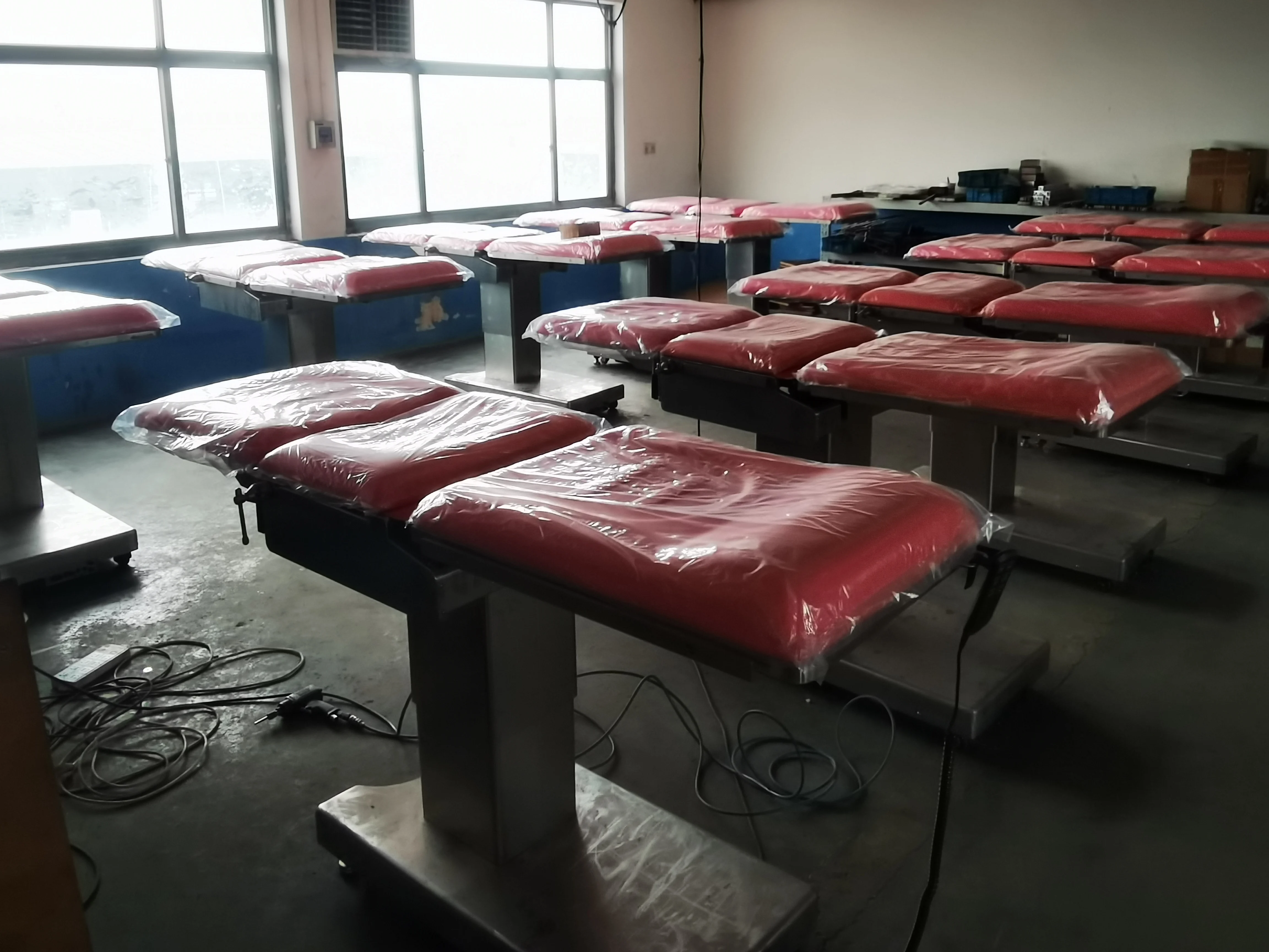 Hospital Portable Manual Obstetric Table Gynecological Examination Couch Beds Gynecologist Chair Delivery Bed