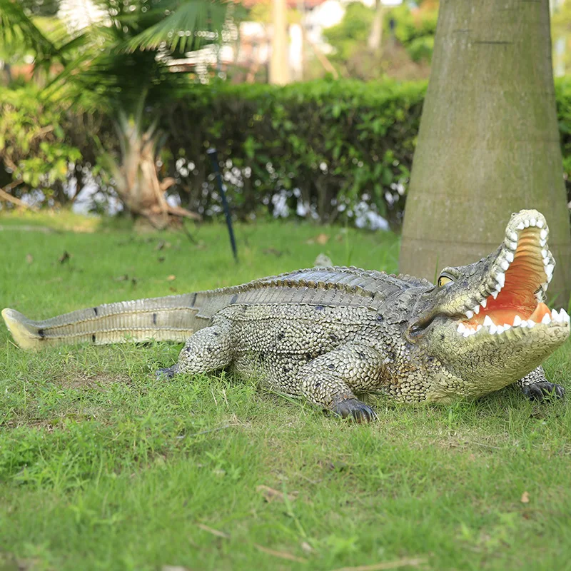 Resin Crafts Garden Ornaments Funny Life Size Animal Decoration Props Figure Simulation Crocodile Stautes