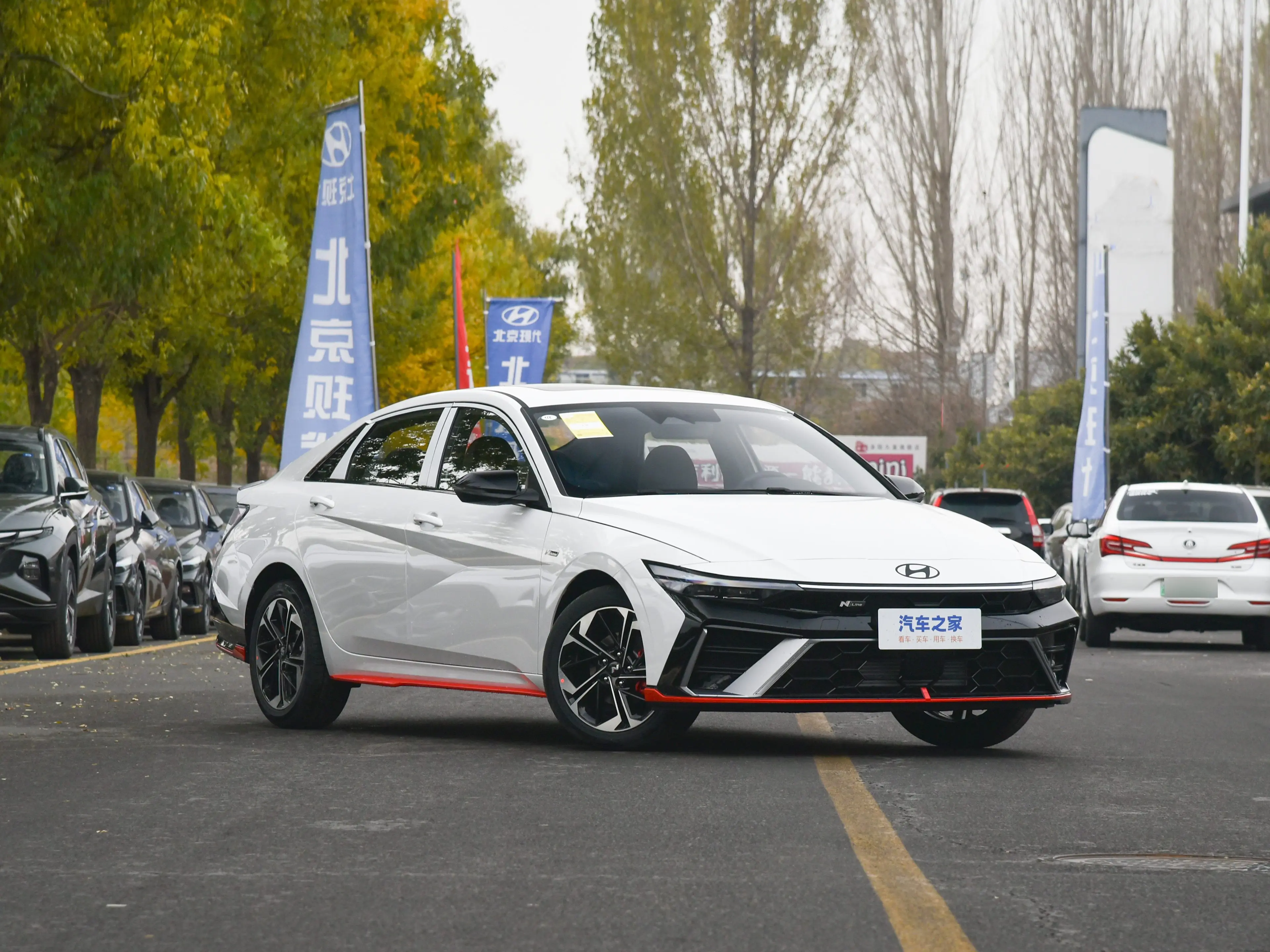 Beijing Hyundai 1.5L Sedan Elantra with Heated Seats for Cold Weather Electric Fuel Light Interior Left Steering