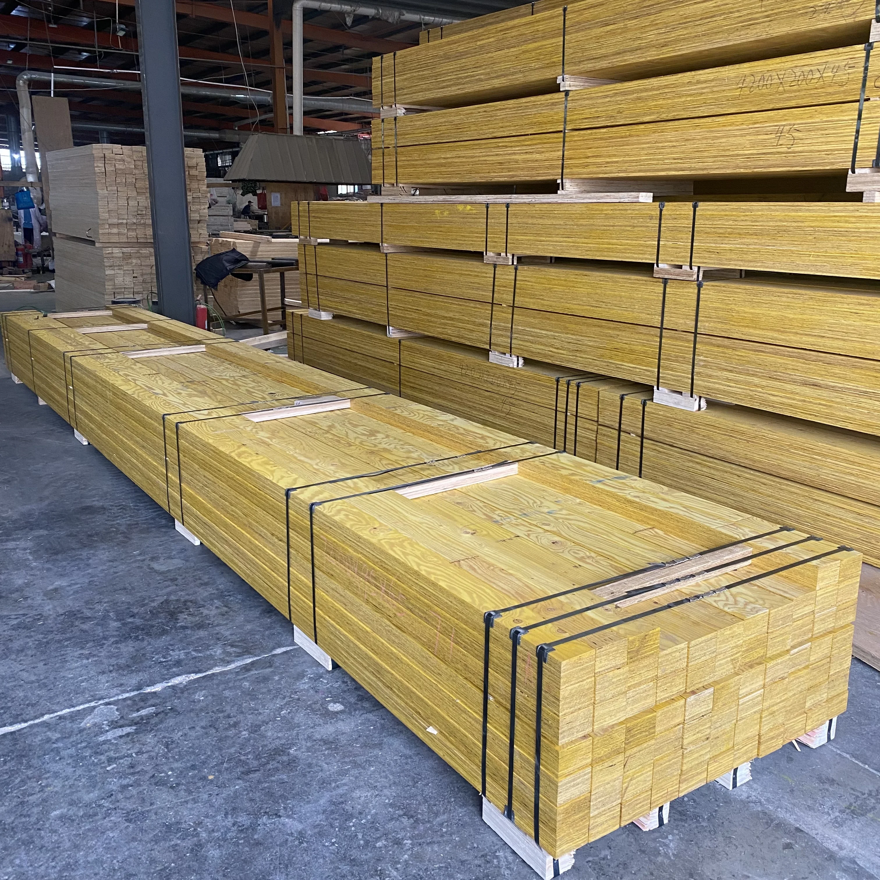 Lvl Beams LVL Building Beam yeluwood Pressure Treated LVL Timber For Sale H20 Structural Laminated Veneer Lumber