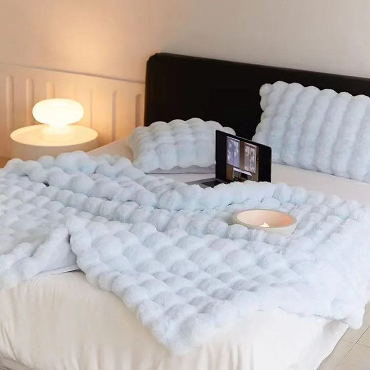 Tuscan Imitation Rabbit Fur Thickened Warm Nap Leisure  Cover Blanket Milk Velvet Blanket for Home