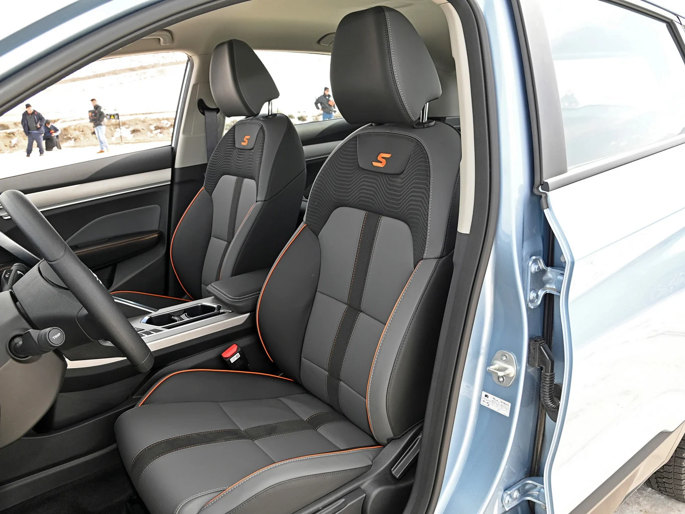 Whole Sale Price Petrol Vehicle 2024 Geely Coolray 1.5T DCT Dragon Edition Small SUV High Quality Car