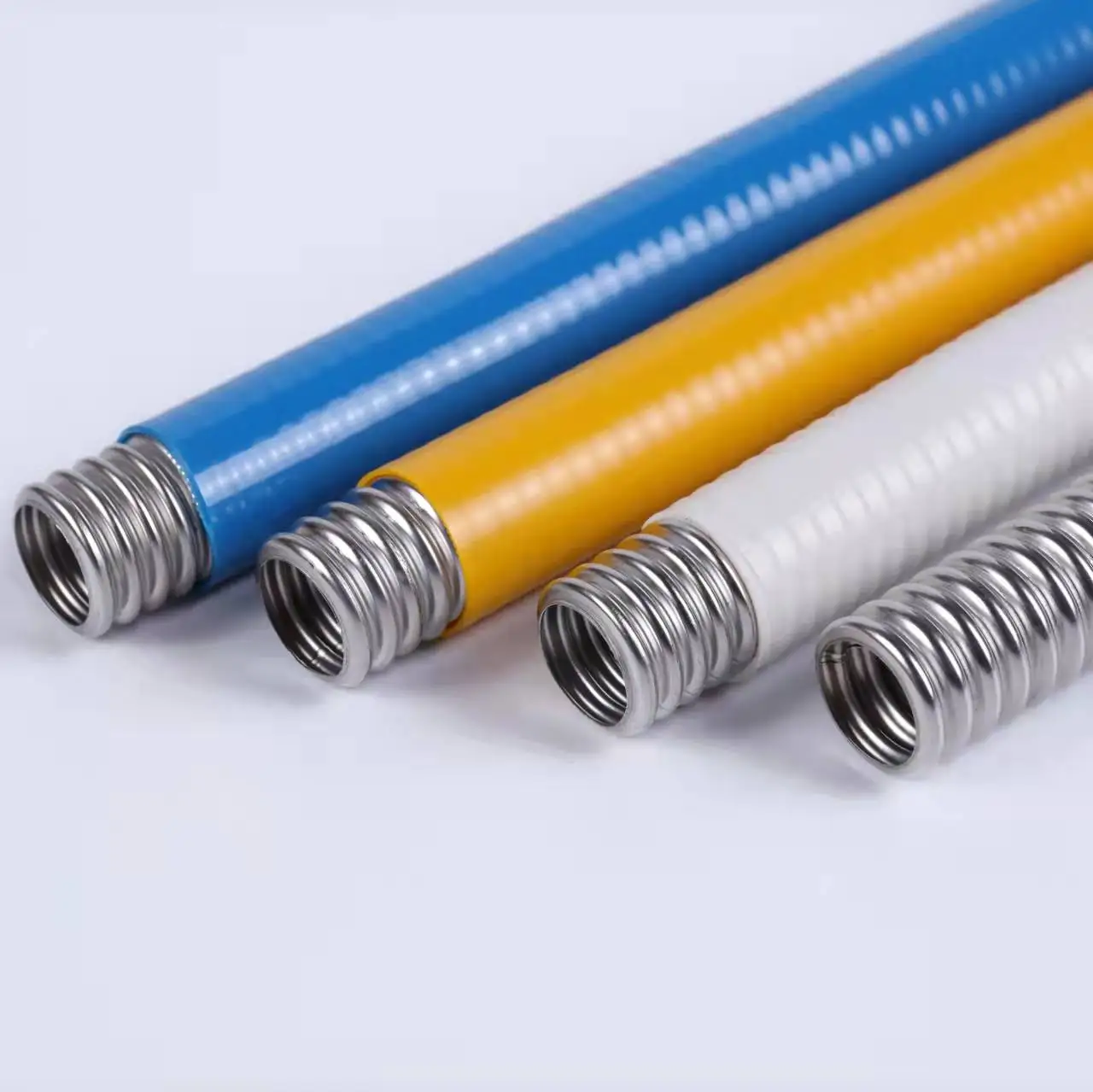 Высококачественная гофрированная водопроводная труба CSST из нержавеющей стали 304 гибкий металлический водяной шланг