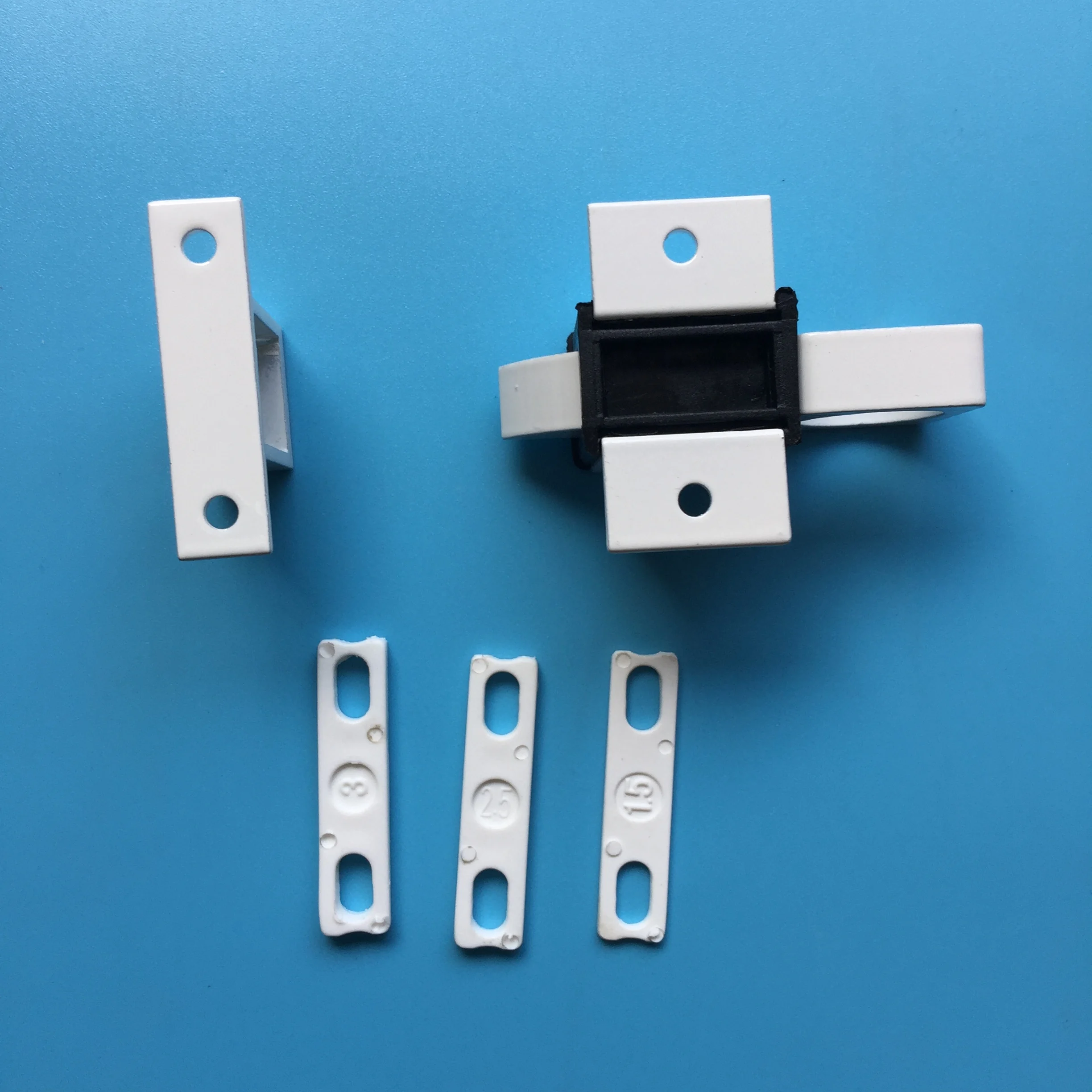 Aluminium finger catch bolt