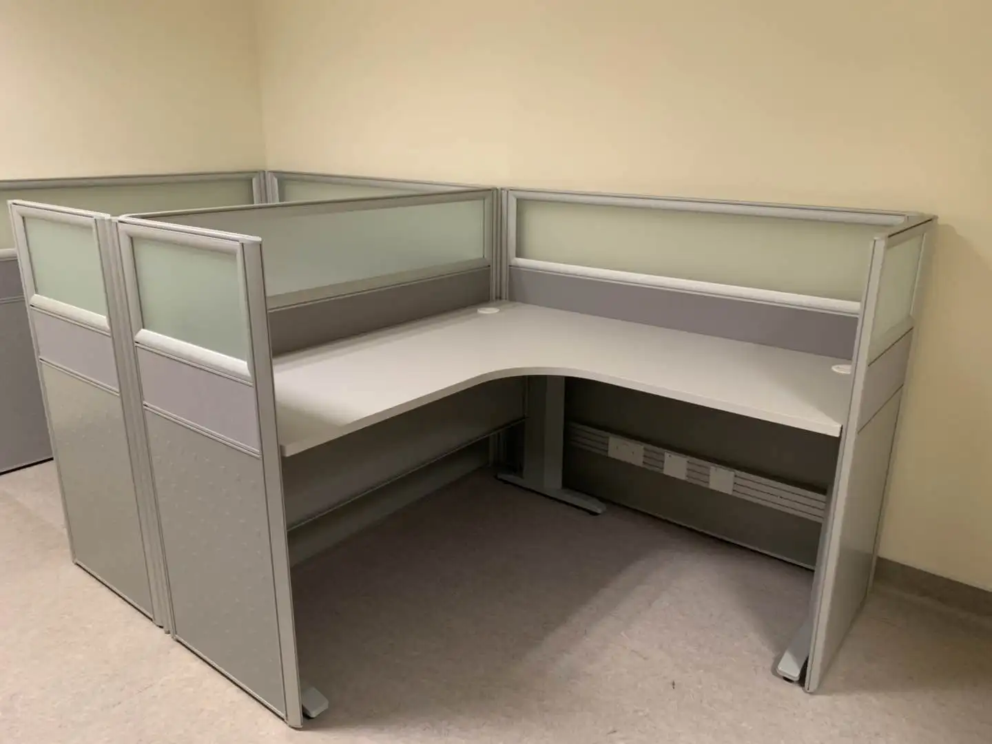 Aluminum Partition modern office partition cubicle workstation for call center sound insulation office table protect privacy