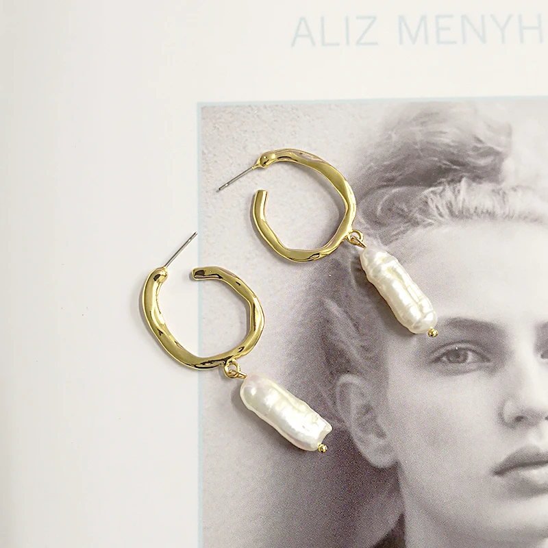 Нерегулярные пресноводный жемчуг серьги-кольца для женщин с геометрическим рисунком круг подвески небольшие серьги Huggie из золота 18 карат оптом ювелирные изделия из драгоценных металлов