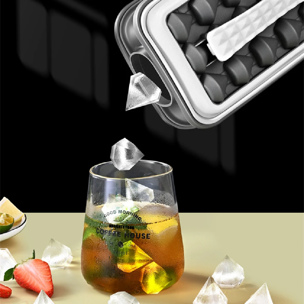 Wholesale Leakproof Dimon Shape Amazon Top Seller 2 In 1 Silicone Cube Tray Molds Ice Ball Maker Kettle Bottle