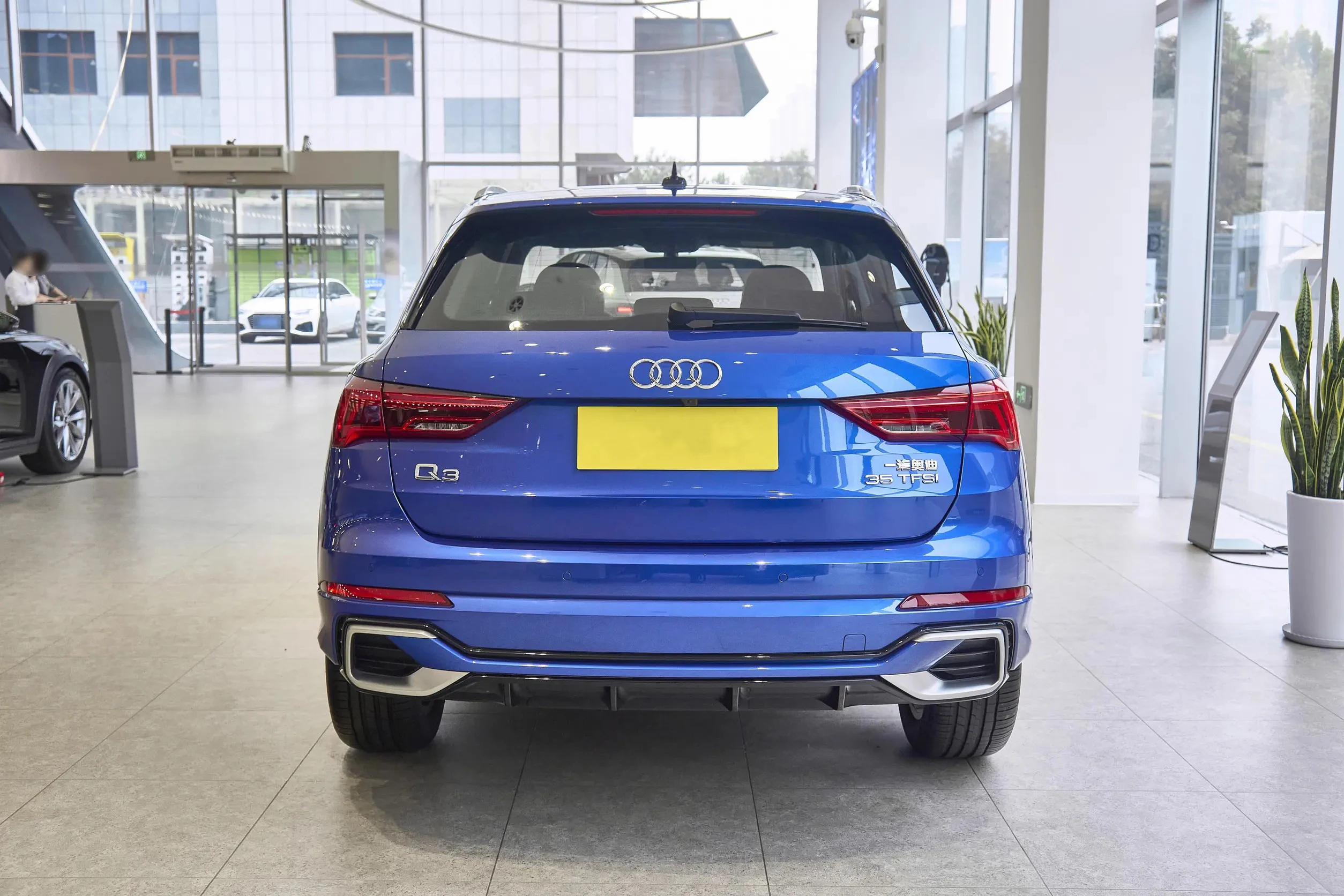 2025 2024 Good Performance Auto Q3 Audi 250Nm Gasoline Petrol Compact SUV High Speed 200kmh Faw Audi 60L Tank Volume 5 Seat SUV
