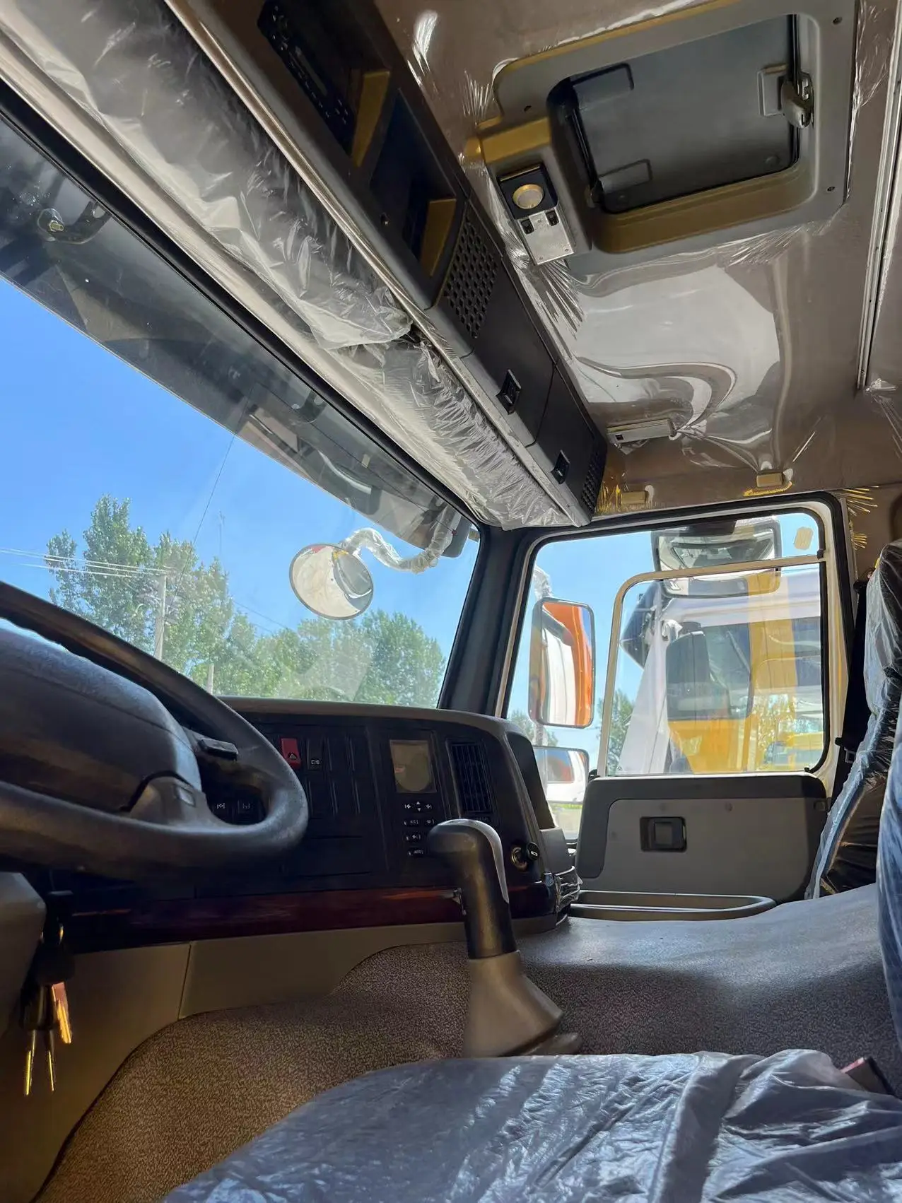 Used Sinotruck HOWO 8X4 371/375/420HP Dump Truck Price Used Tipper Trucks for Sale