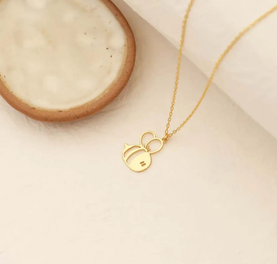 Custom Stainless steel Jewelry Fashion Trends Cute Bee Necklace 18K Gold Flower Necklace Graduation Gifts for teen girls