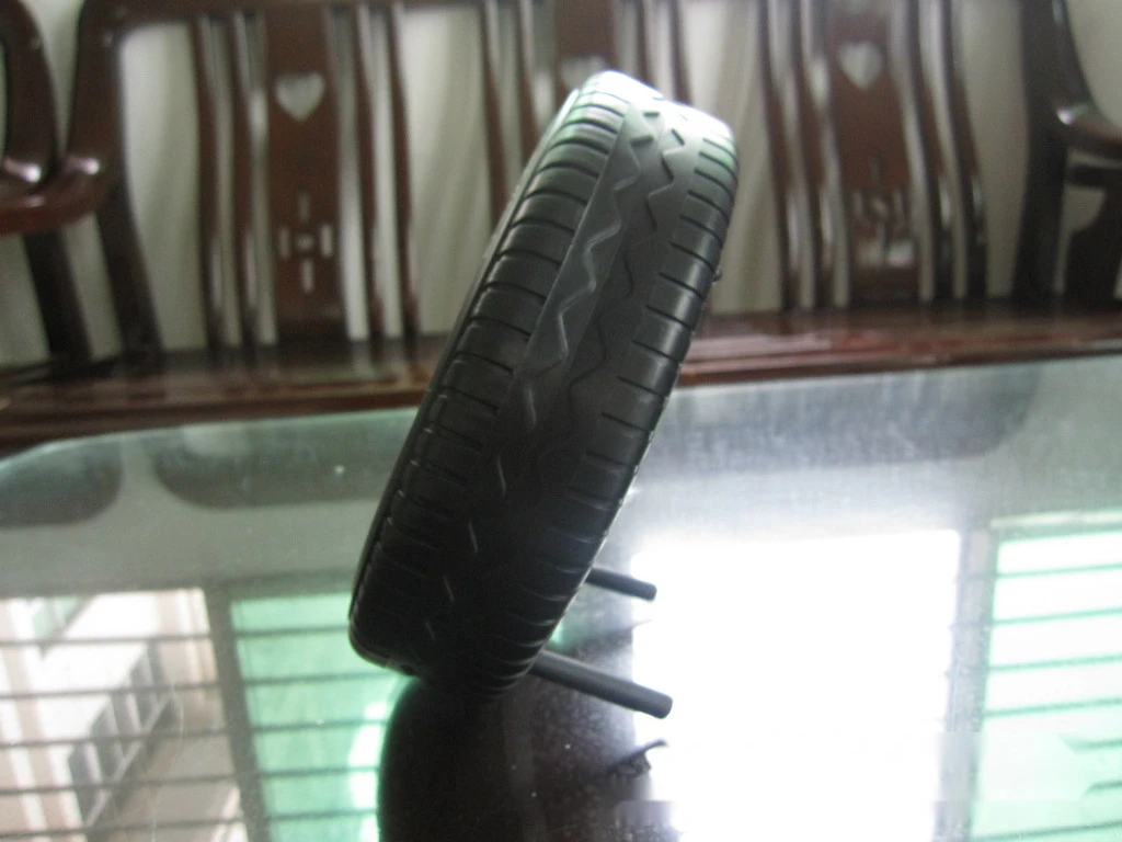 14Inch Large Size Fashion Round Tire Shape Design Decorative Wall Clock