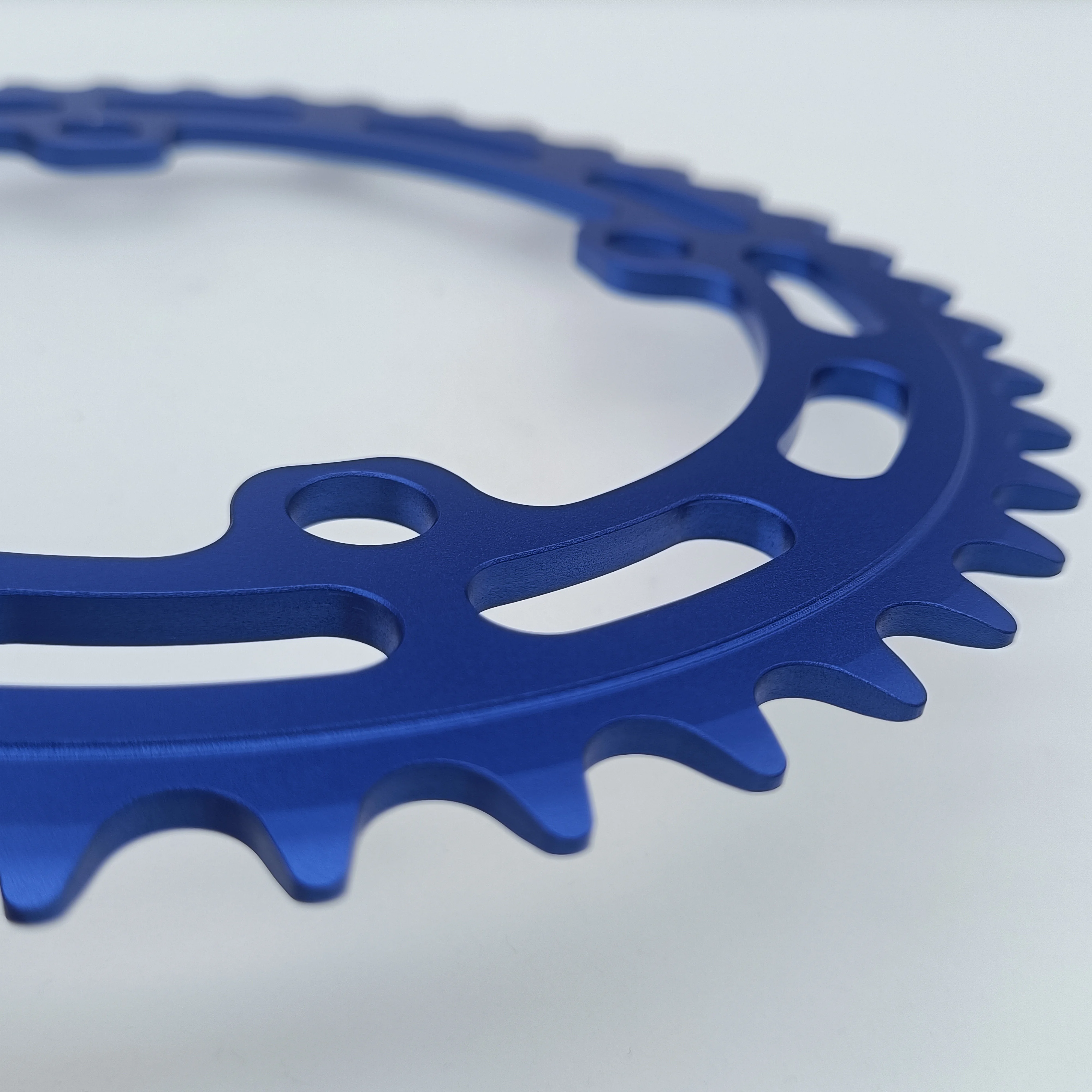 Новое поступление 104BCD гоночный велосипед BMX алюминиевая Alloy7075-T651 с покрытием Королевская Синяя анодированная пластина Chainri