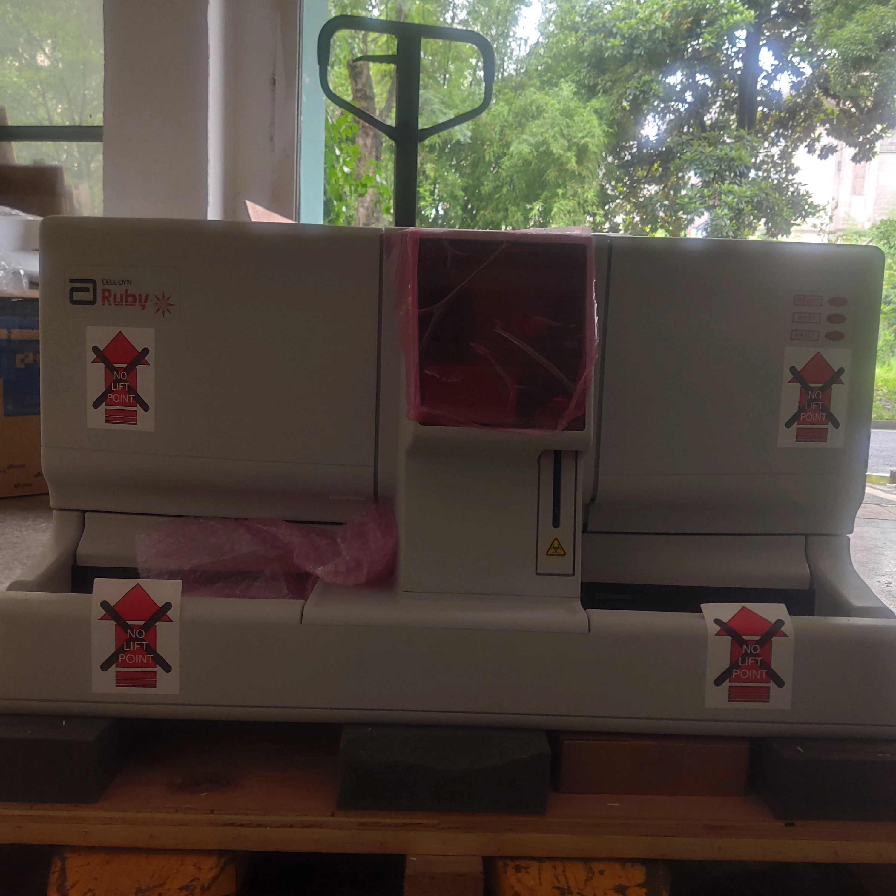 Abbott CELL-DYN Ruby,Refurished 5-diff hematology analyzer, used laboratory equipment, with good condition.