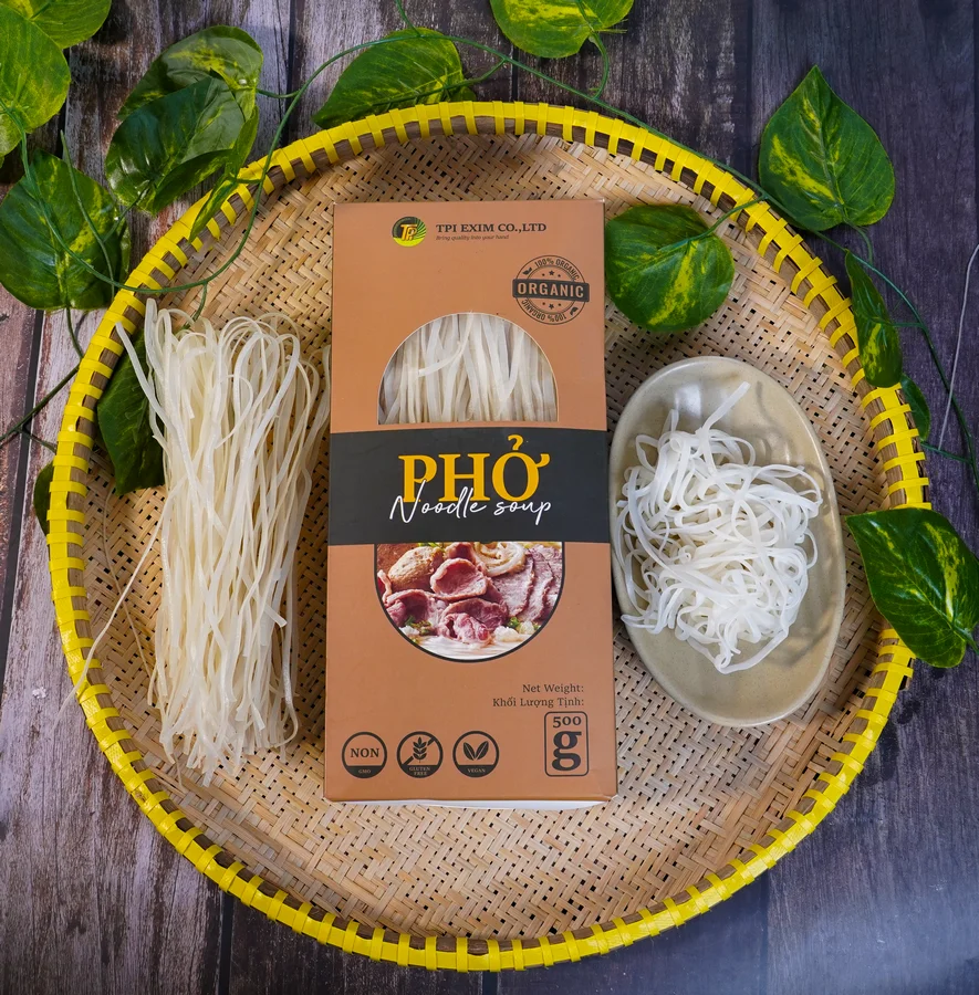 Fresh Dried Rice Noodle/ Pho Vietnam / pho noodle Whosale in bulk from Vietnam supplier dry food cheap price