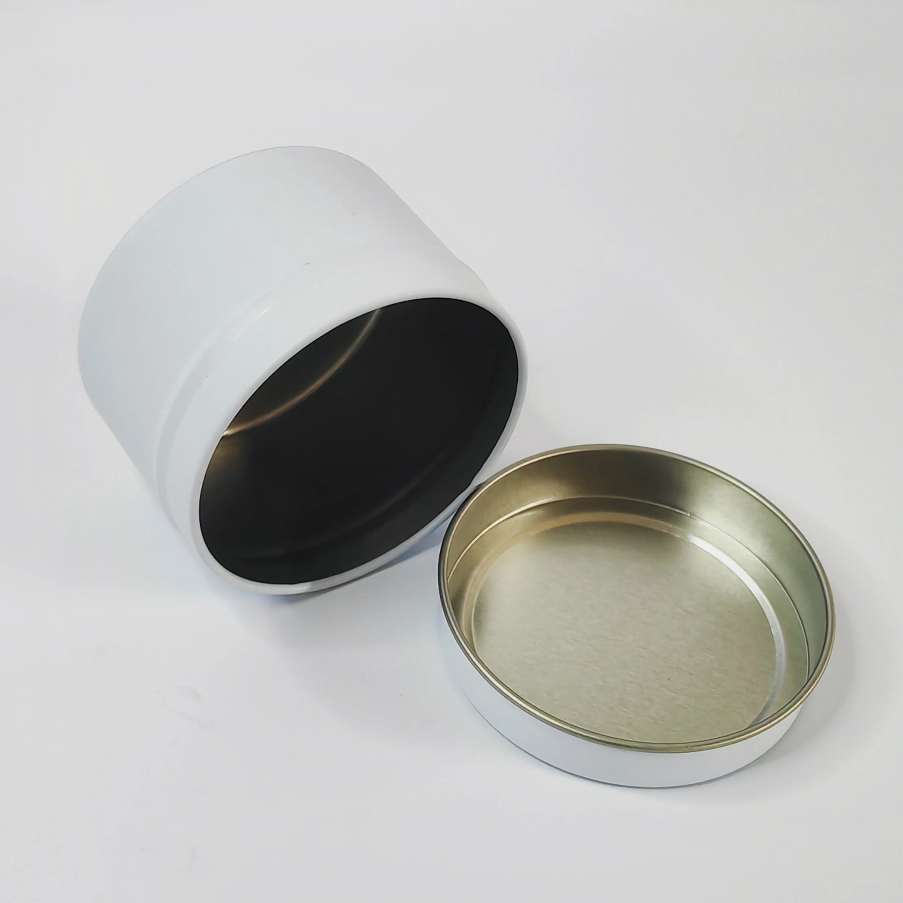 4oz 8oz 16oz Empty Luxury Metal Round Candle Tins Jar With Lids Black Scented Candle Tin Cans candle vessels