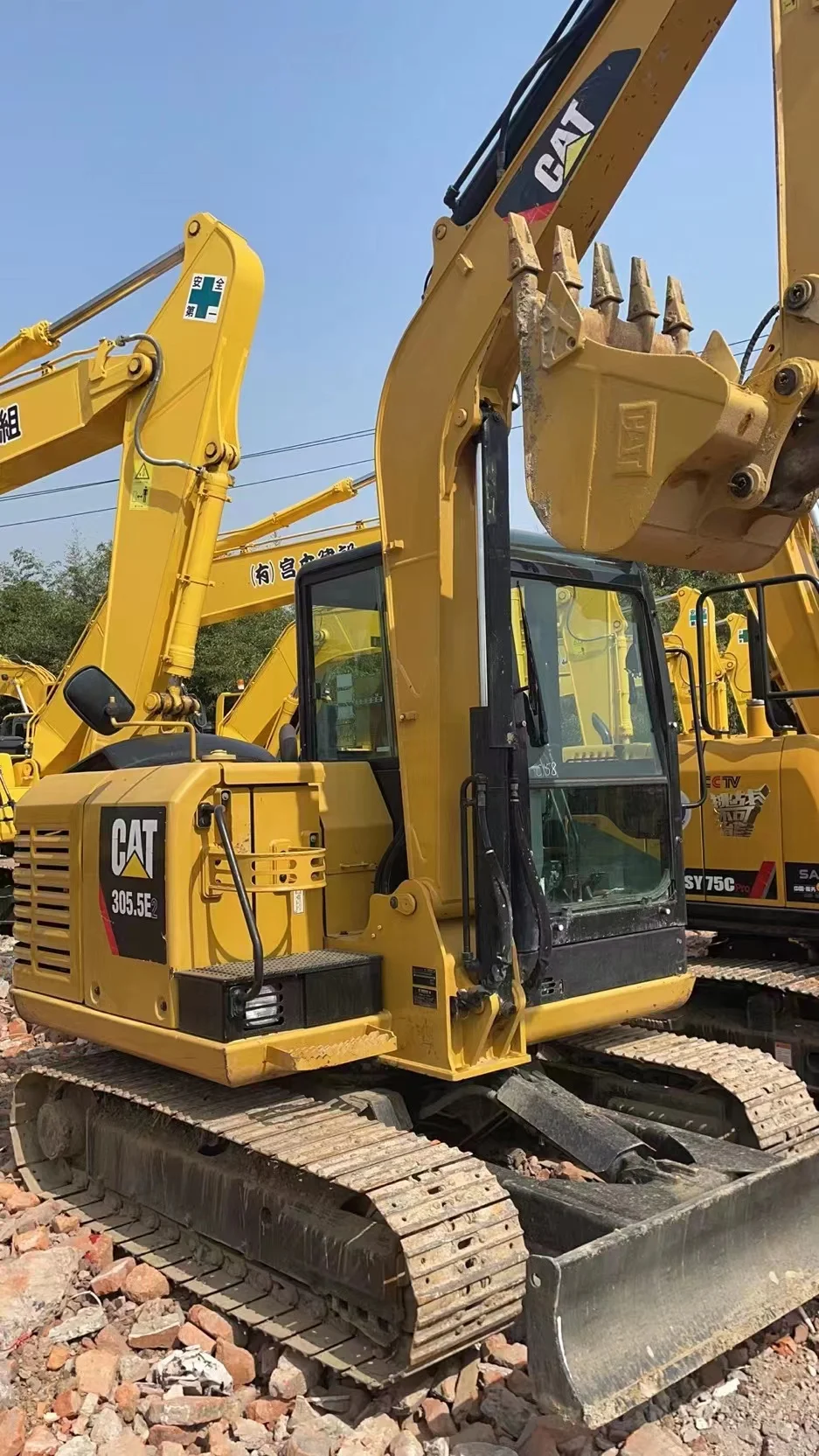 Hot sale used mini small excavators CAT 305.5E with high working efficiency and low price for individual usage