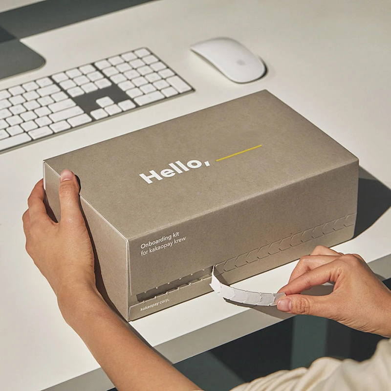 Custom Kraft Corrugated Folders Gift Box Self-Sealing Mailer with Tear Strip UV Advantage Embossed Logo Print for Shipping Gifts