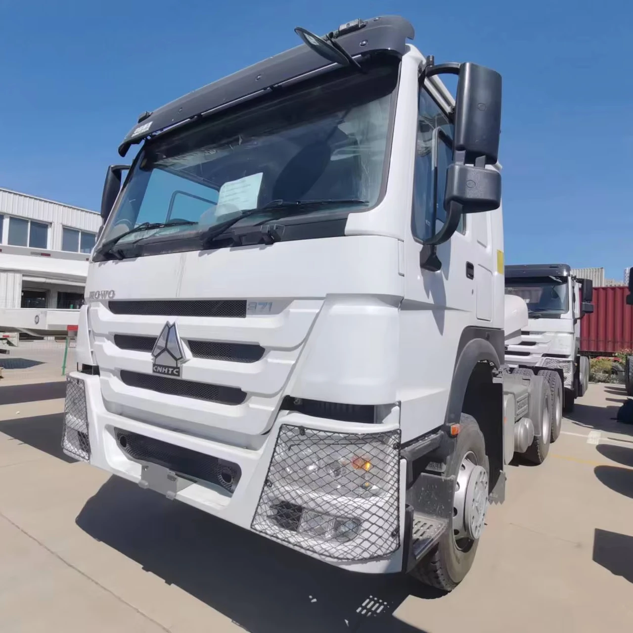 China Howo Sinotruk 4x4 8x8 T5g 6x6 8x4 Crane Truck 20 30 Tons Truck 30 Tons 420 12 Wheel 290 Tractor Guinea Prix