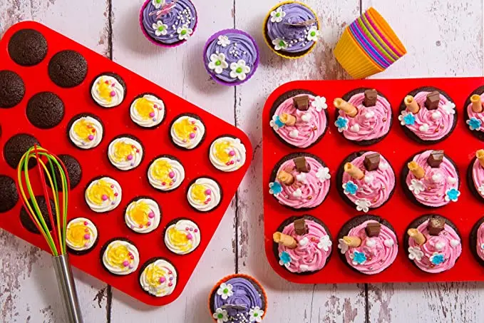 Cheap Price Wholesale Custom Silicone Muffin pan Bakeware Set  Silicone Cupcakes Molds