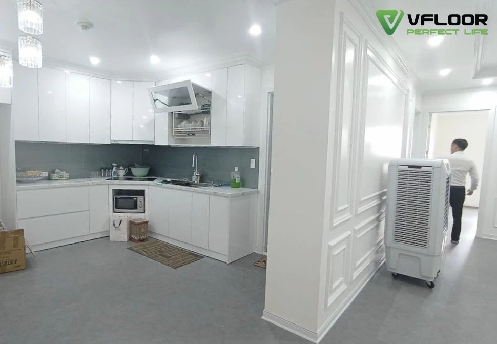 Garage Warehouse Grid Plastic Flooring Interlocking Tiles Sale Simple OEM Surface Parts Color Material Origin Type Free