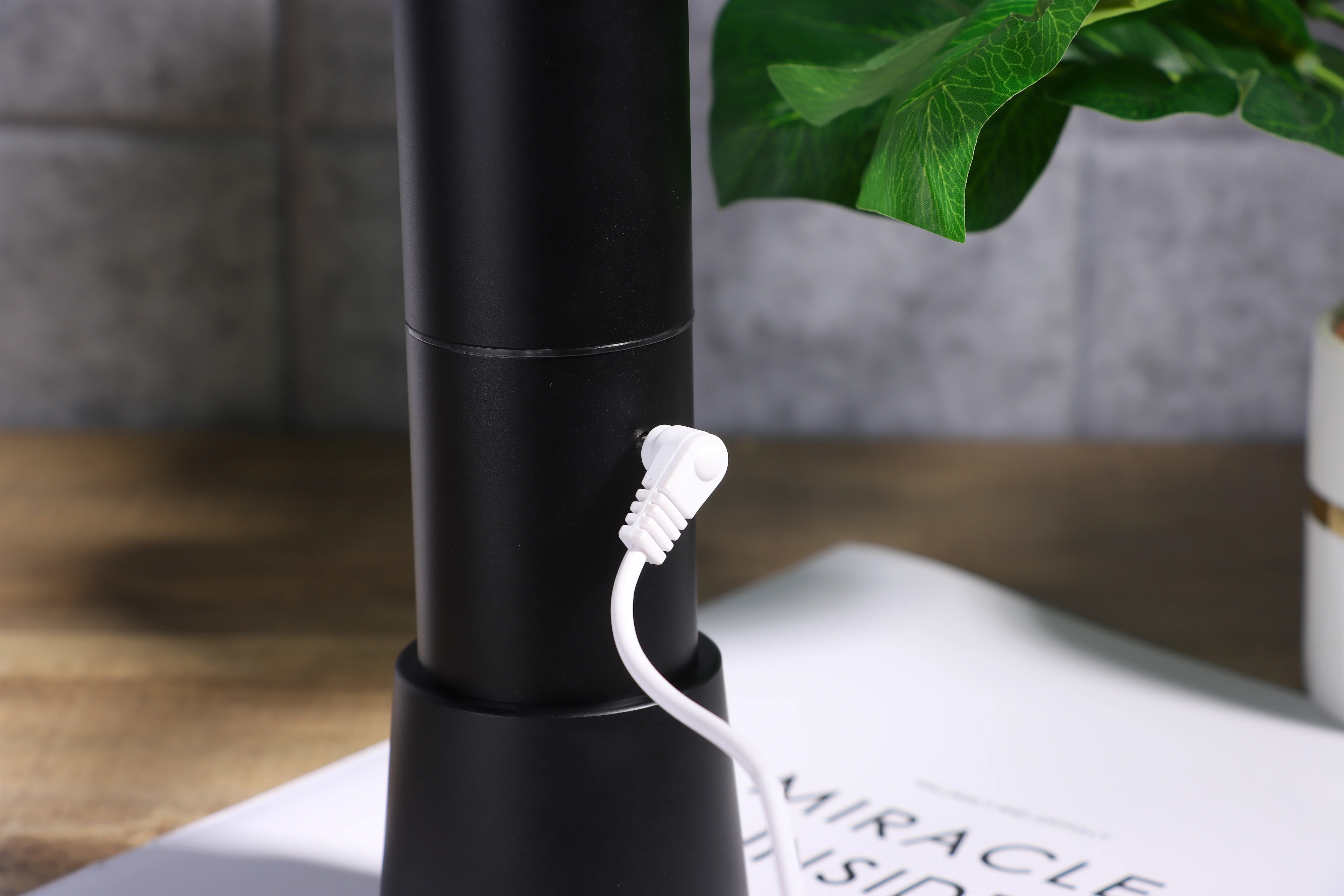 Portable  Small Home/car/office use essential oil nebulizer waterless scent diffuser aroma difuser for aromatherapy