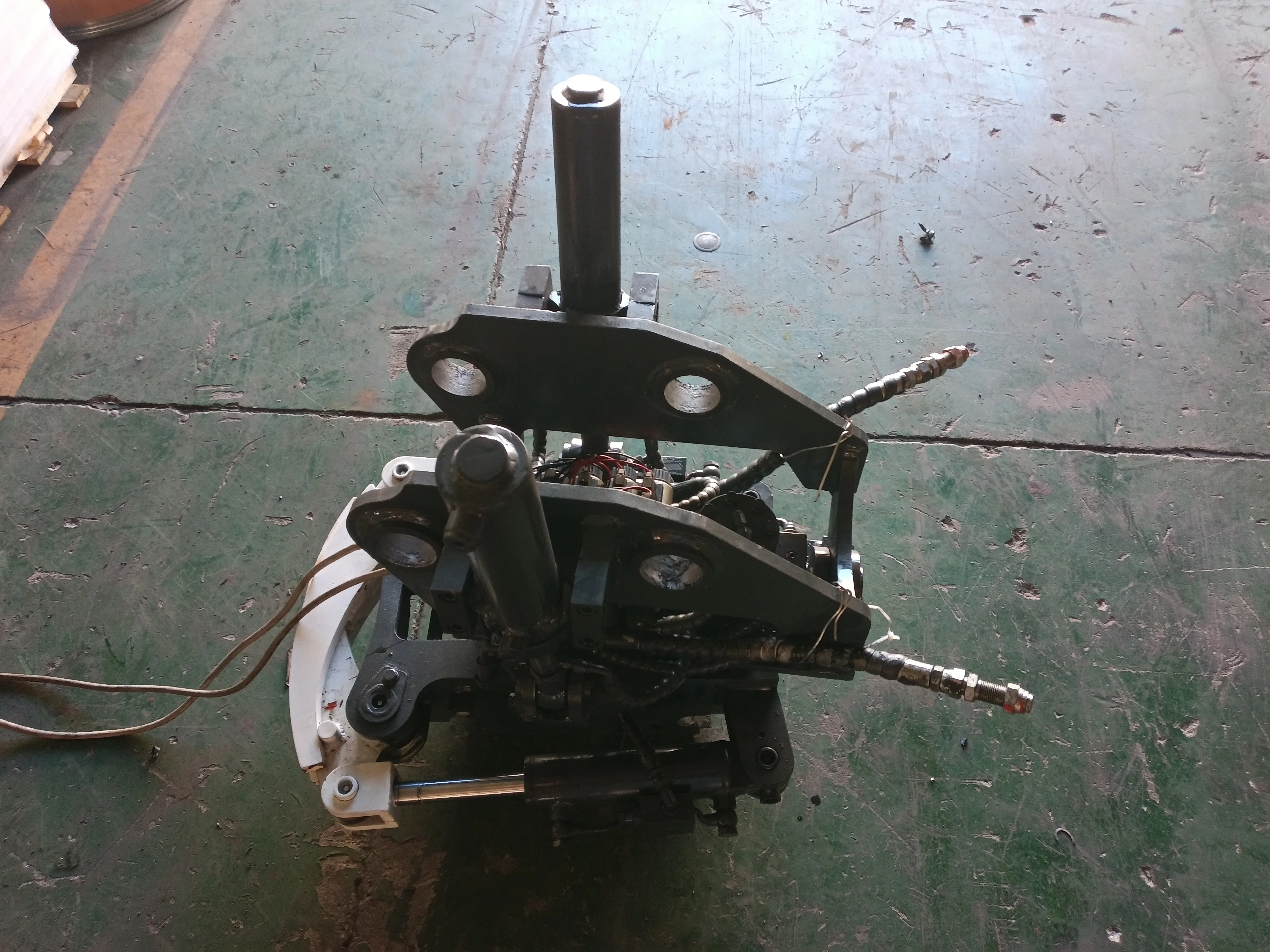 Construction Hydraulic Wrist Quick Hitch Fast & Accurate Results Product