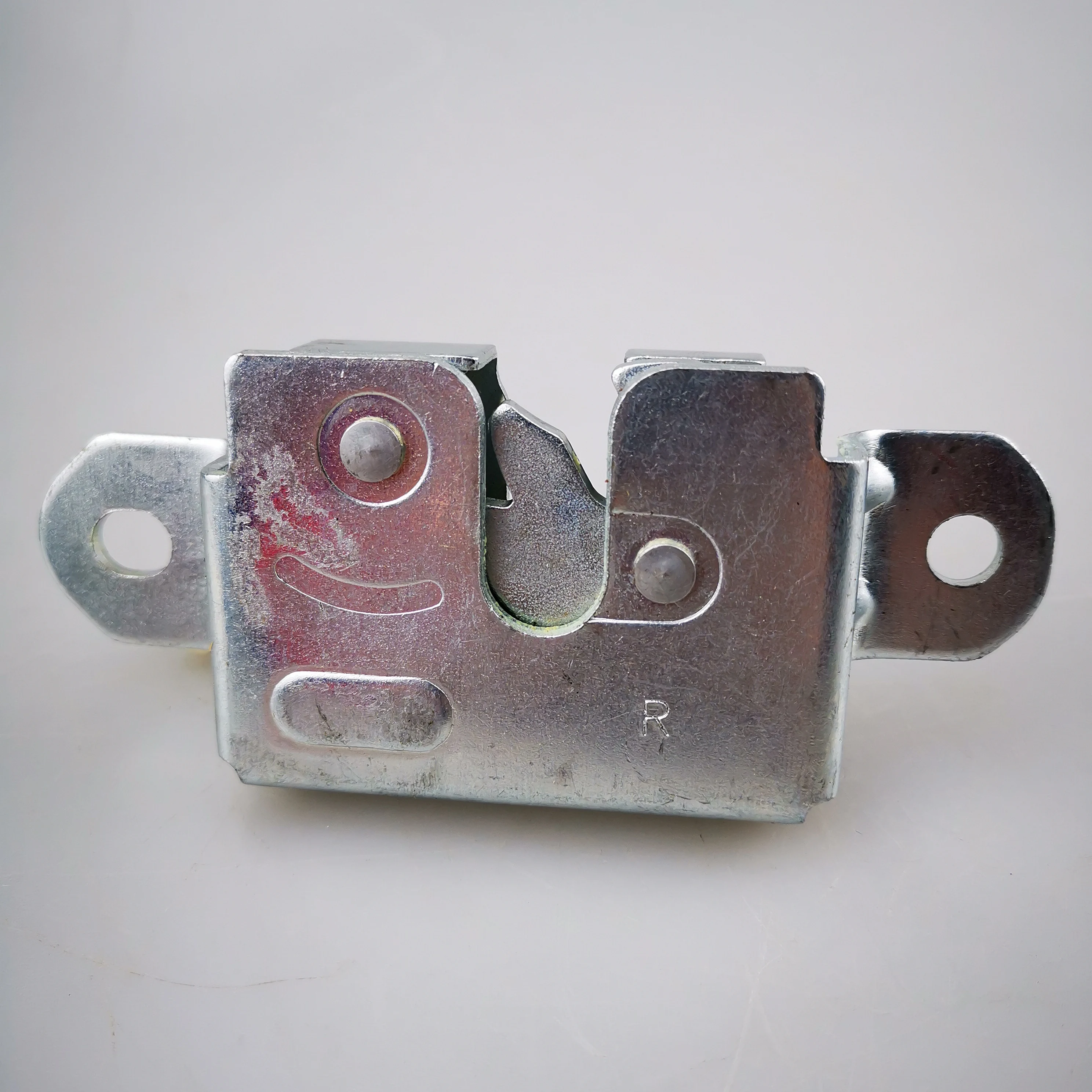 SAIC MAXUS T60 Original Rear baffle lock body C00100148 C00100149