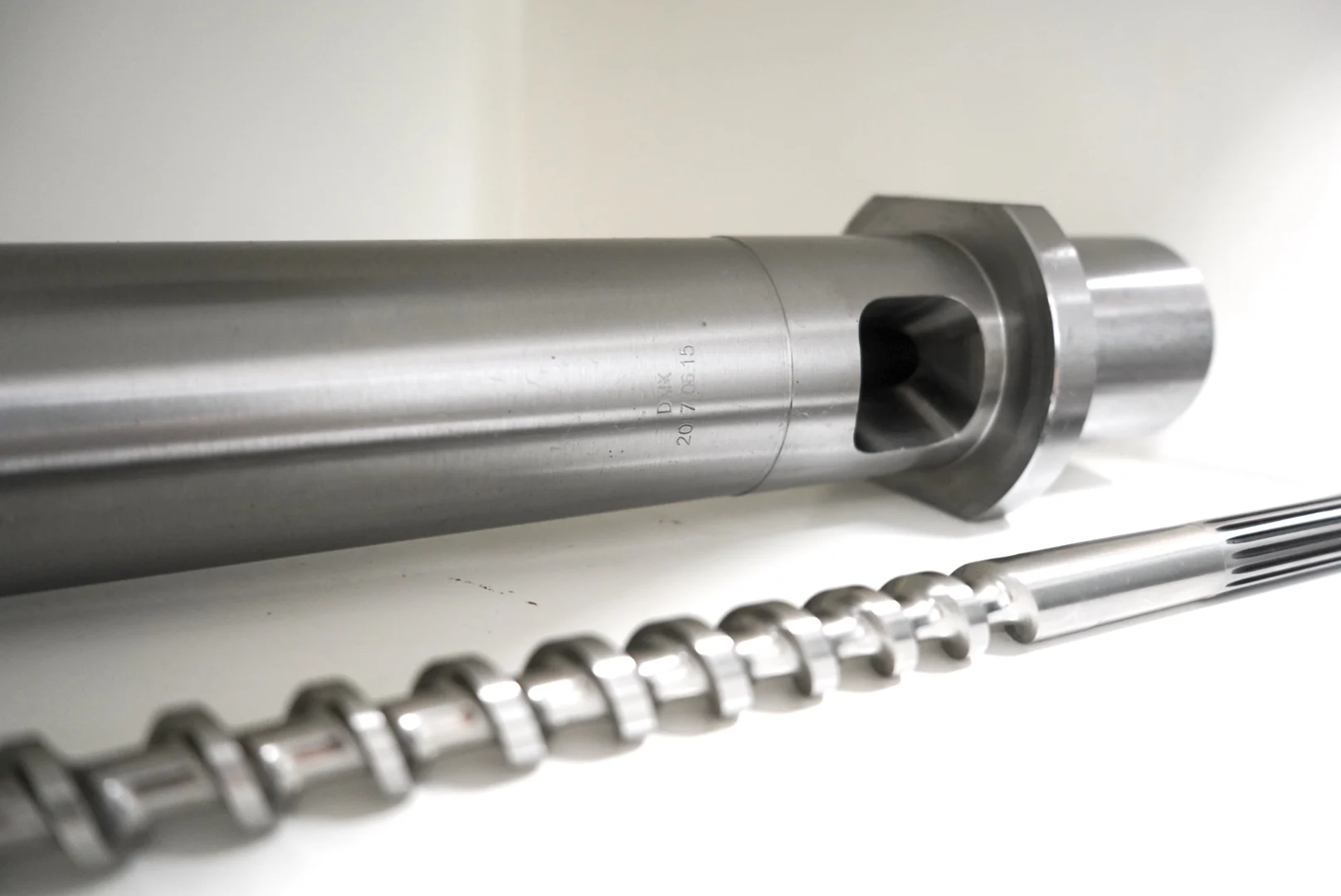 Hot sale Nitrided 38CRMOALA Screw barrels for pp/pe/pvc