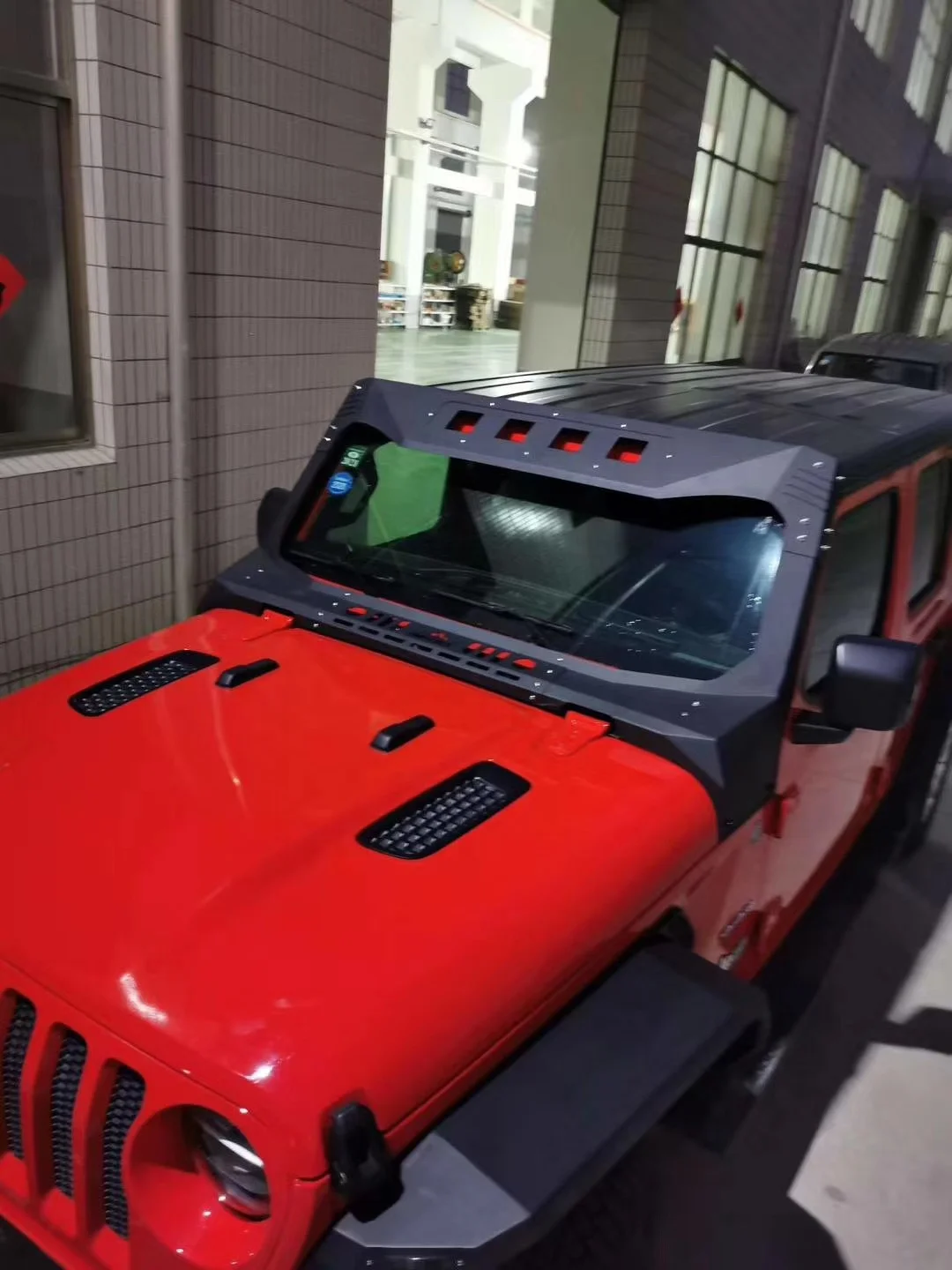 Защитный козырек для лобового стекла со светодиодной подсветкой Jeep Wrangler