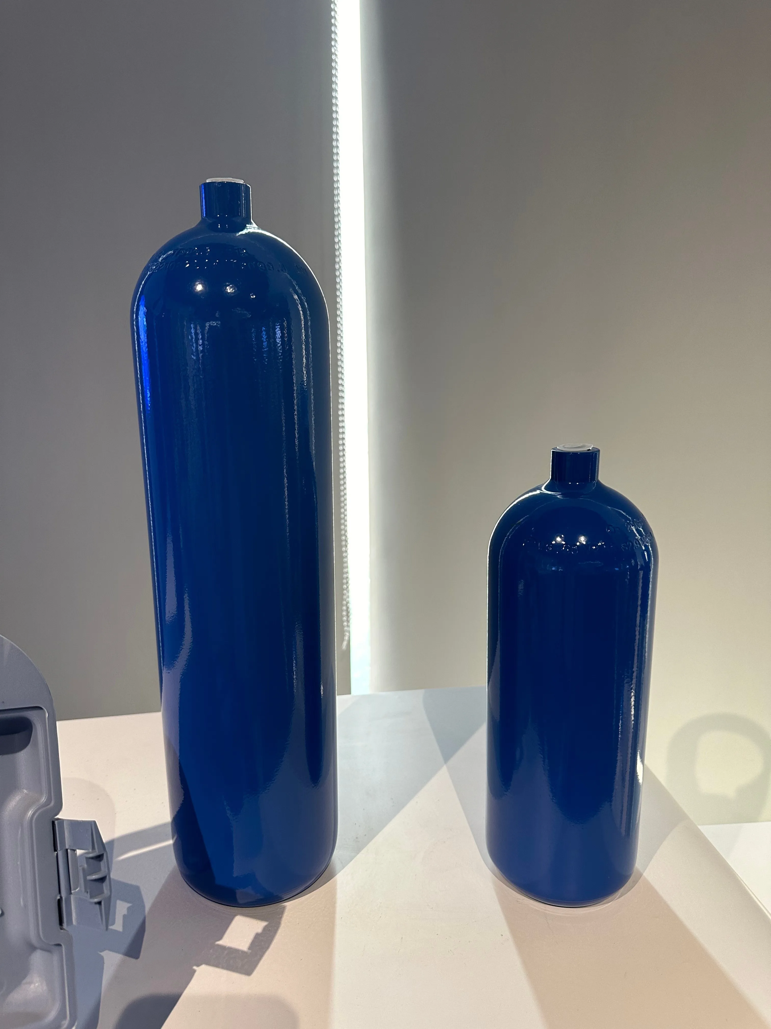 Gas Cylinders 40L-800L Seamless Steel Cylinder for Oxygen/Carbon Dioxide/Helium/Argon/Nitrogen/No2/air