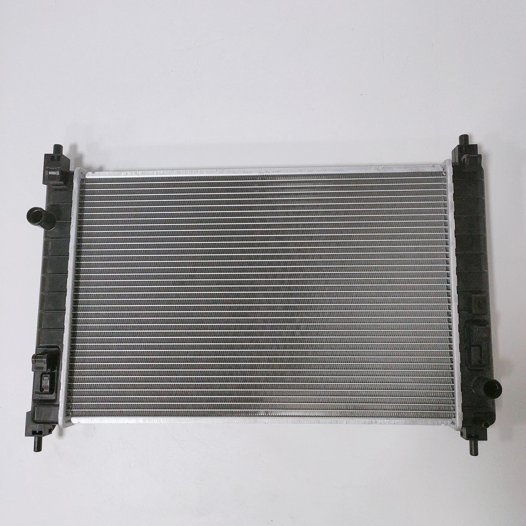 9023975/96548798 Aluminum Plastic Brazed Car Water Tank Engine Radiator Aluminum Radiator For New Sail 1.4T (M/T)