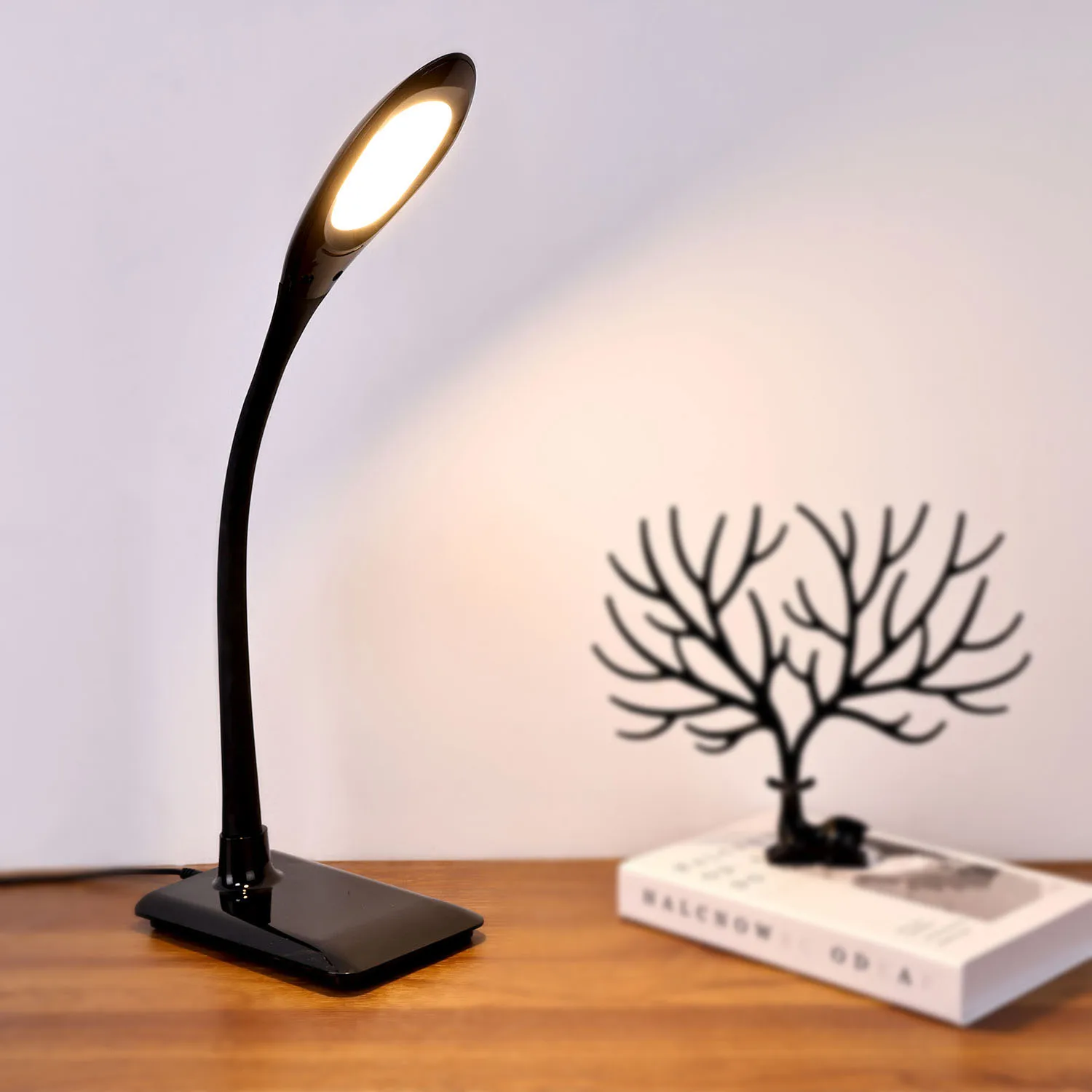 Contemporary Bedside Warm light color protect eyes Decoration Simple plastic Goose bedside led table lamp with usb port