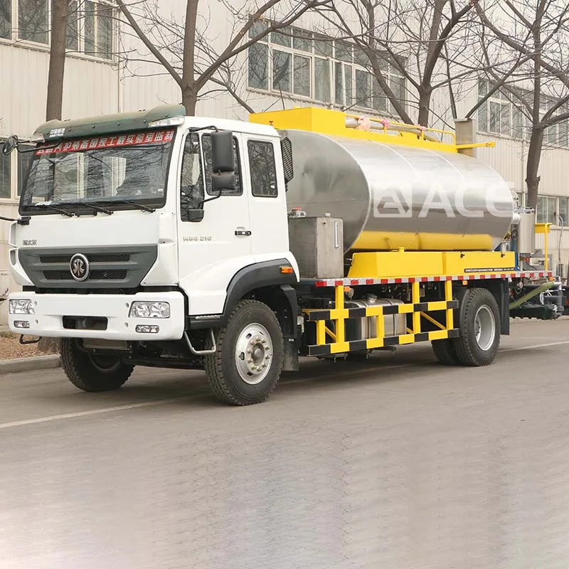 HOWO brand asphalt distributor truck road construction machine bitumen distributor truck used asphalt distributor truck for sale