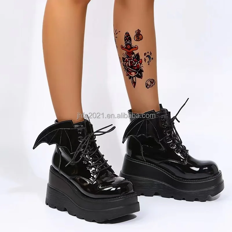 Новый дизайн 2022, красивые черные лакированные толстые подошвы большого размера J & h, приподнятые короткие ушные трубки, ботинки-мартинсы с мотоциклетными ботинками